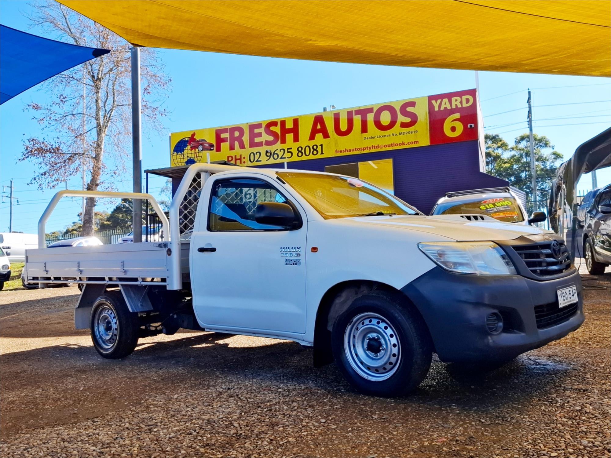 2014 toyota hilux kun16r workmate manual cab chassis