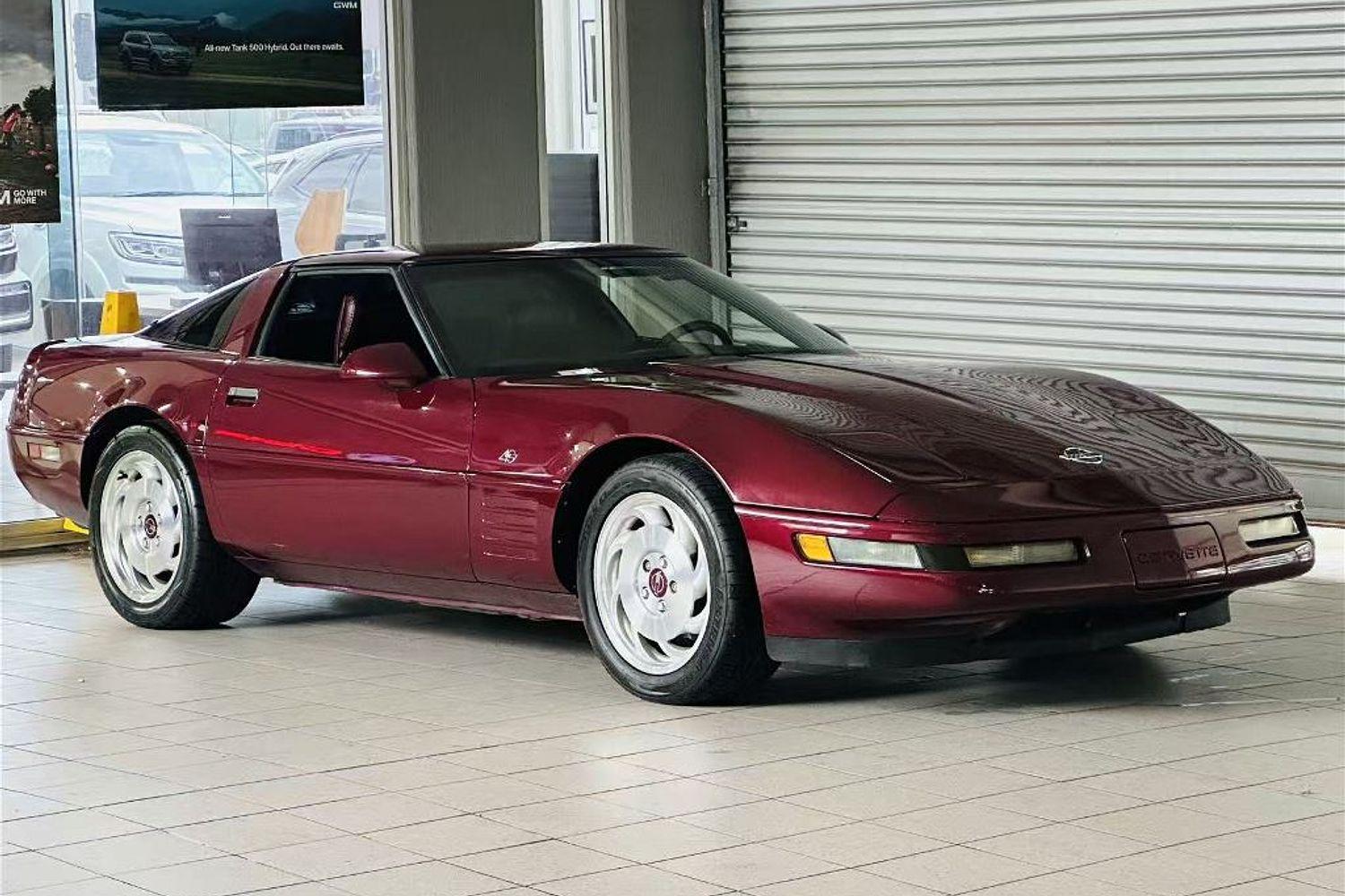 1993 chevrolet corvette c4 40th anniversary 6 sp manual 2d convertible