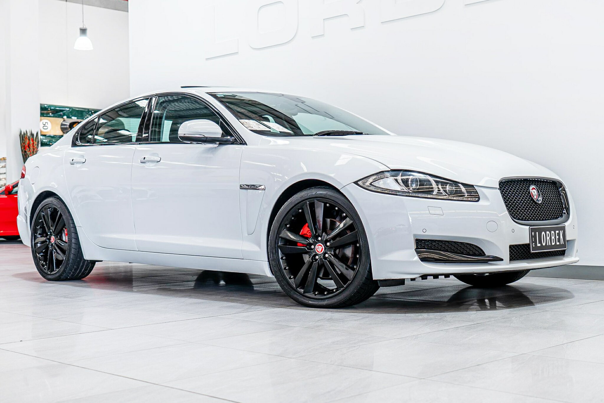 2014 jaguar xf my15 2.0 luxury 8 sp automatic 4d sedan