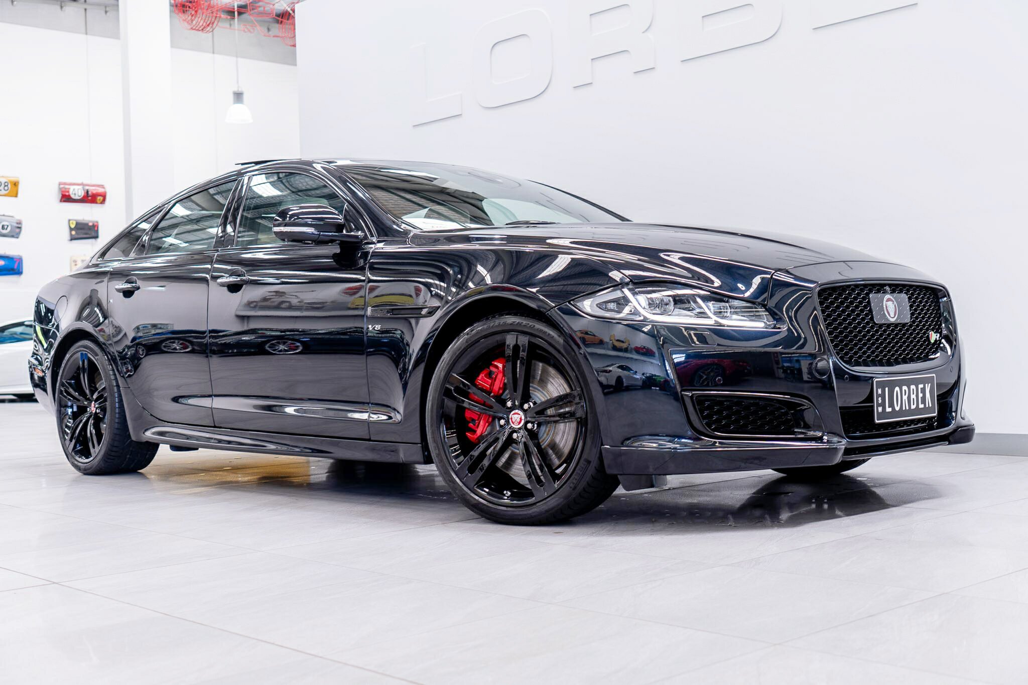 2019 jaguar xj x351 my19 5.0p v8 (423kw) xjr575 swb 8 sp automatic 4d sedan