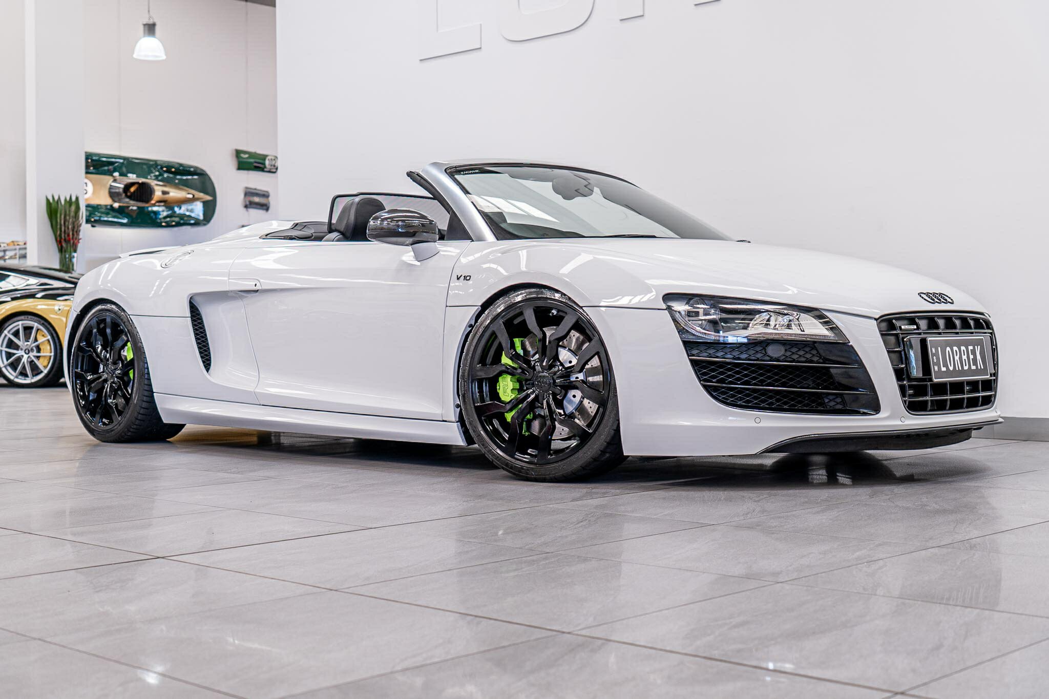 2010 audi r8 spyder 5.2 fsi quattro 6 sp automatic 2d convertible