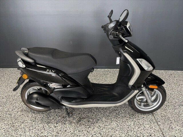 2011 piaggio fly 150 continuous variable scooter