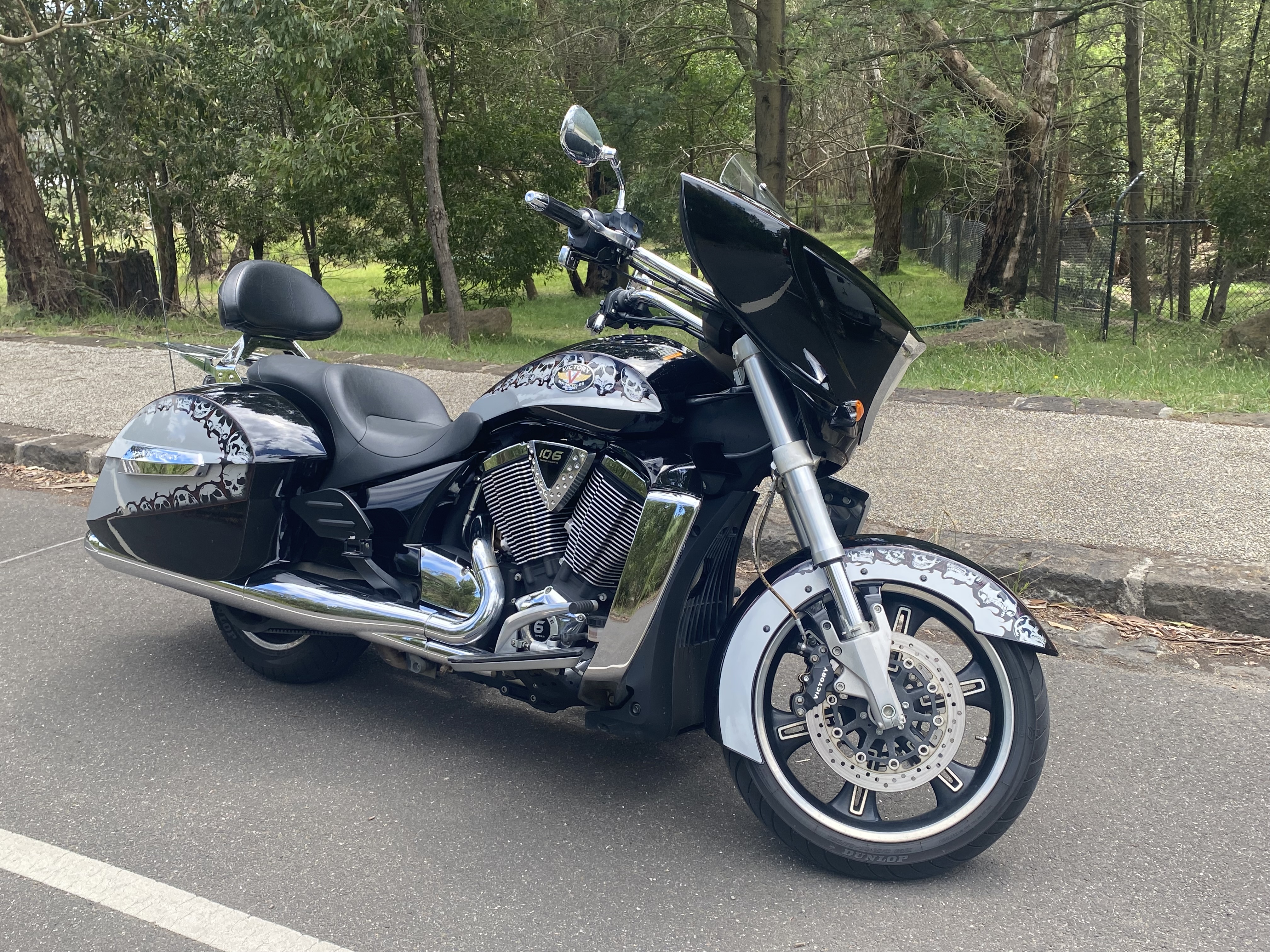 2010 victory cross country tourer