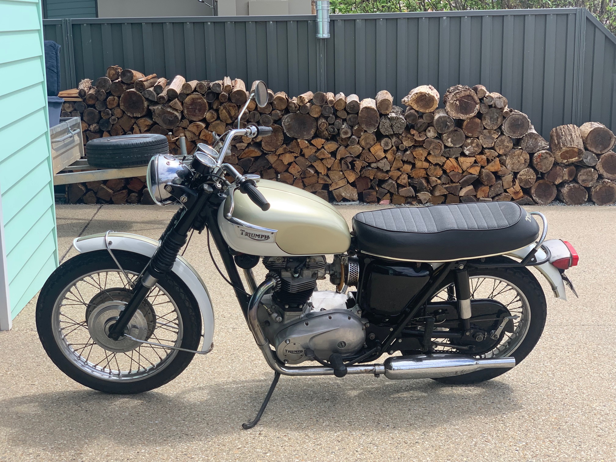 1969 triumph tr6 trophy road