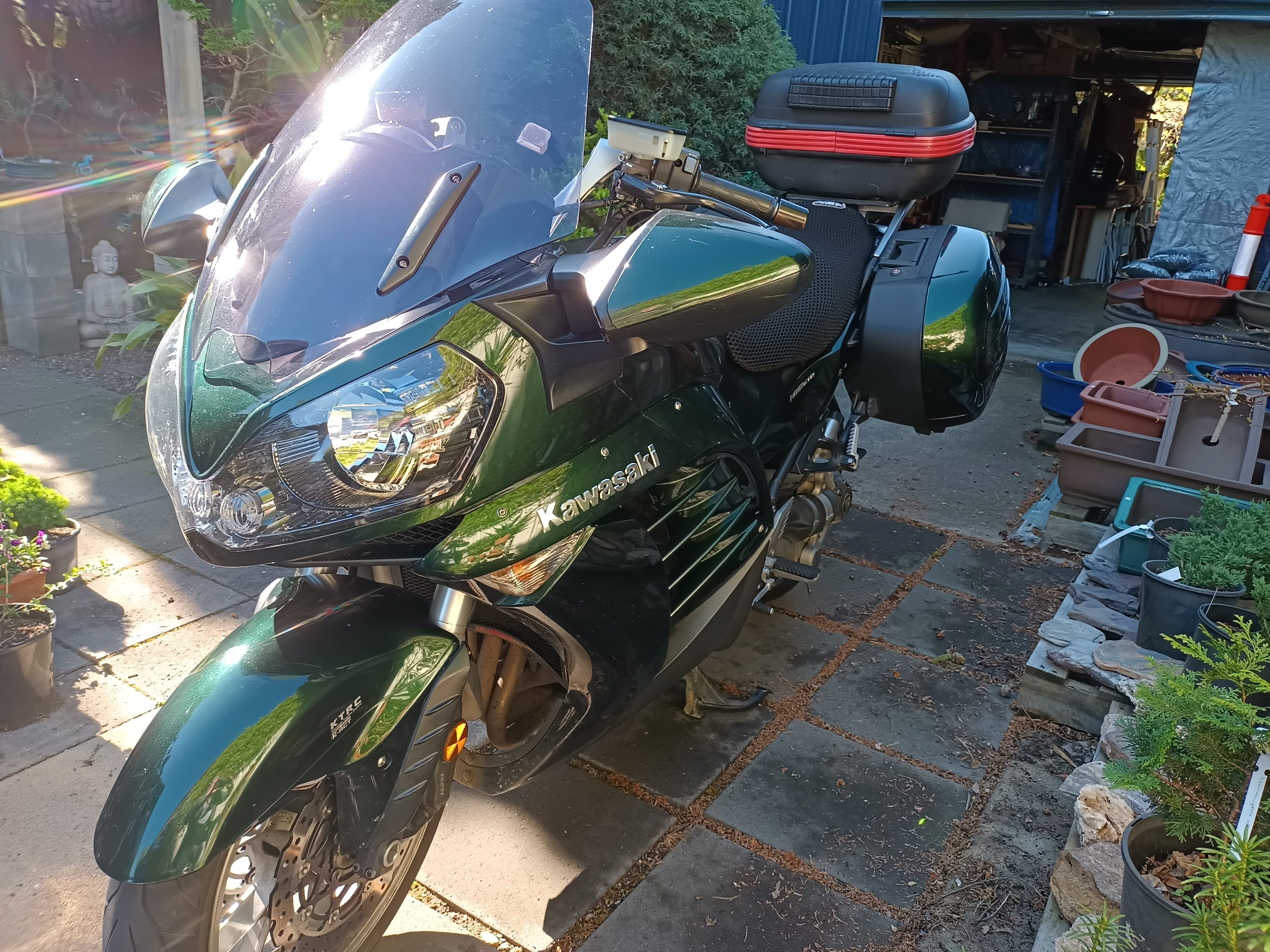 2011 kawasaki gtr 1400 road