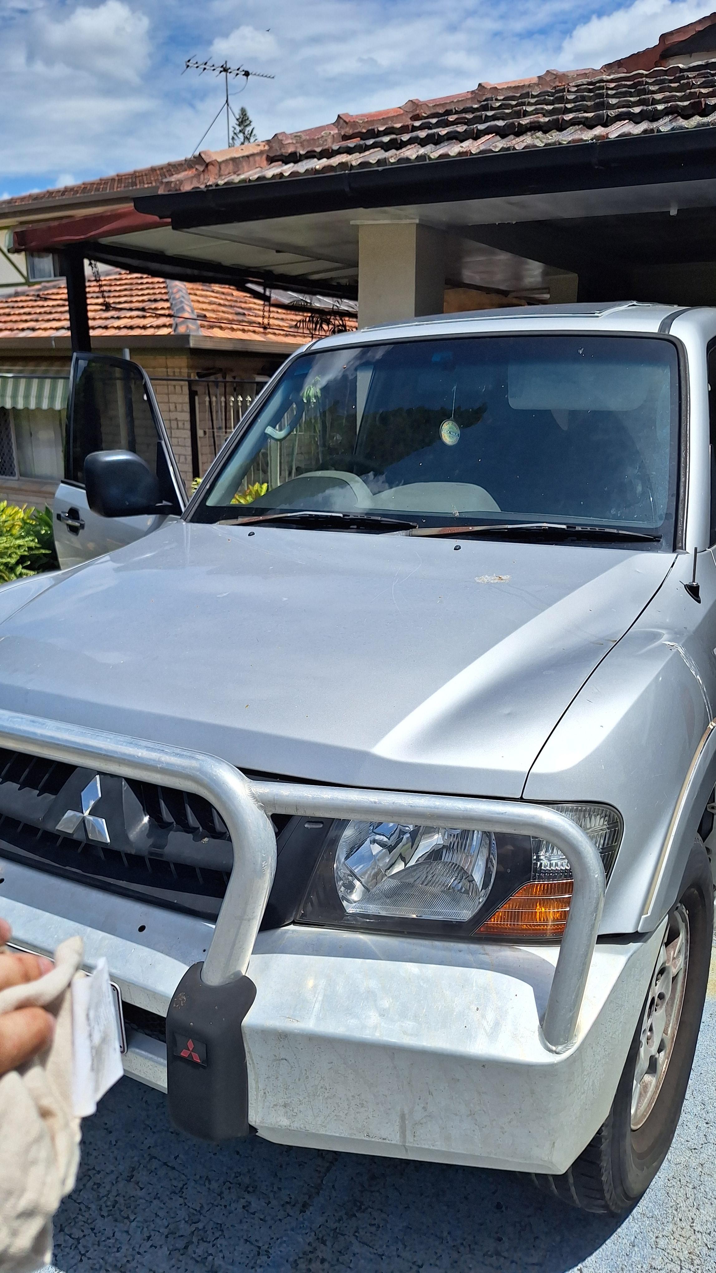 mitsubishi pajero 2002