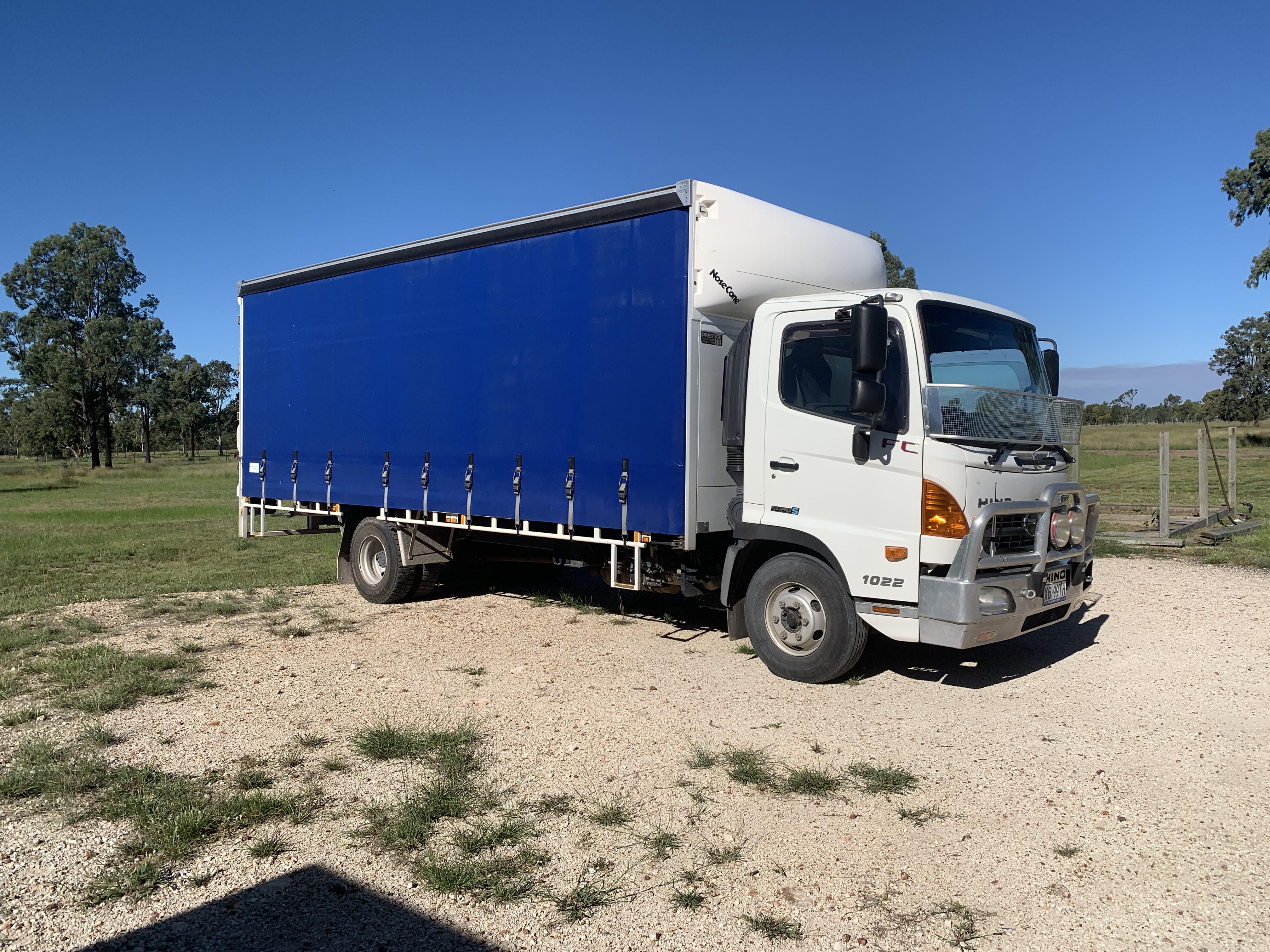 2013 hino fc500 1022 euro5 curtainsider