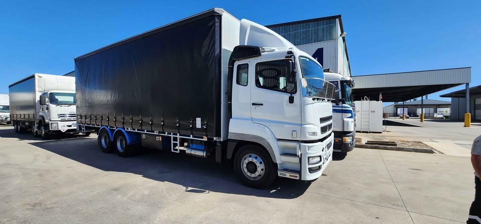 2014 mitsubishi fuso fv 500 series curtainsider