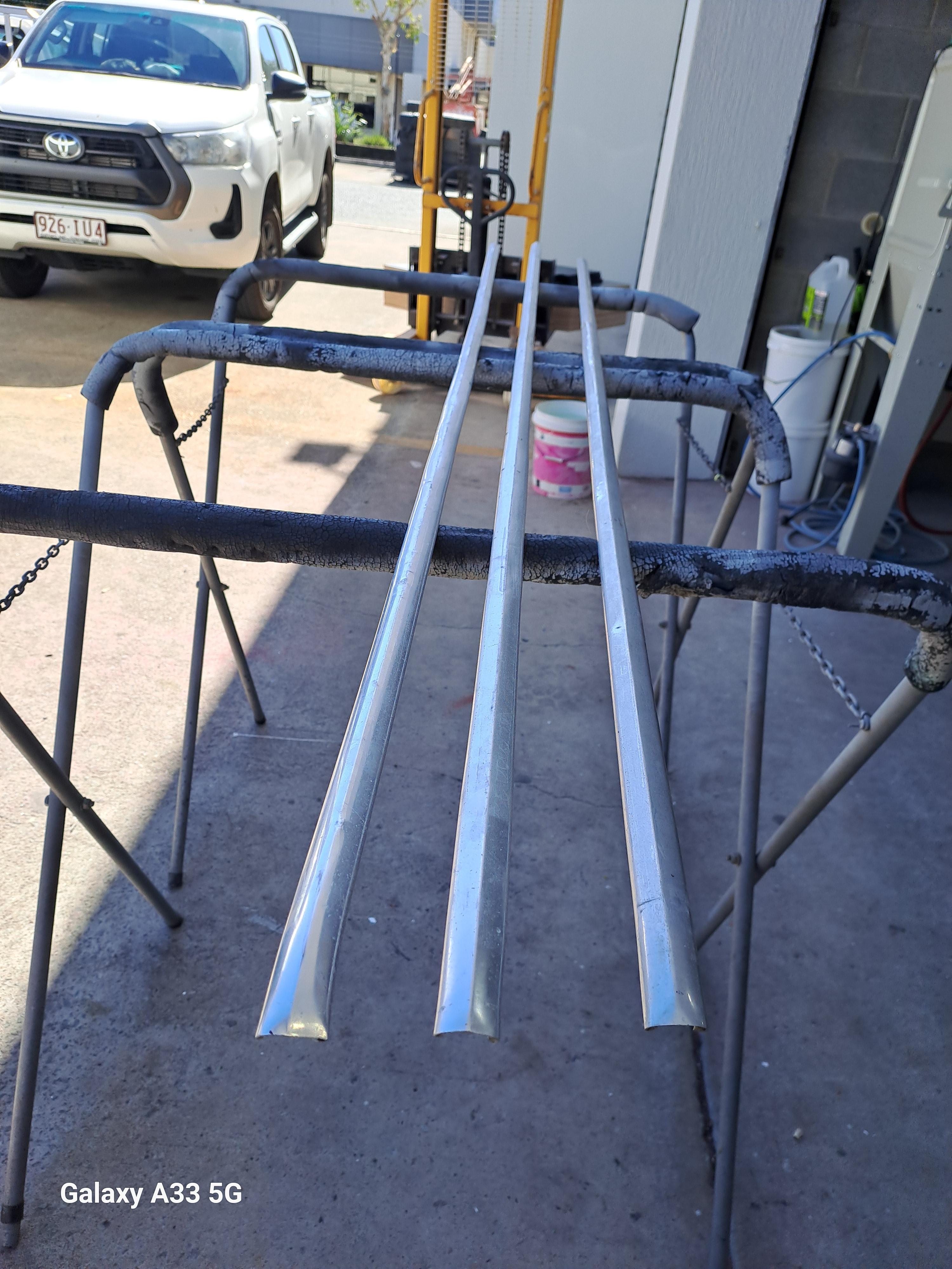 chevrolet 1960 1/4 panel moulds