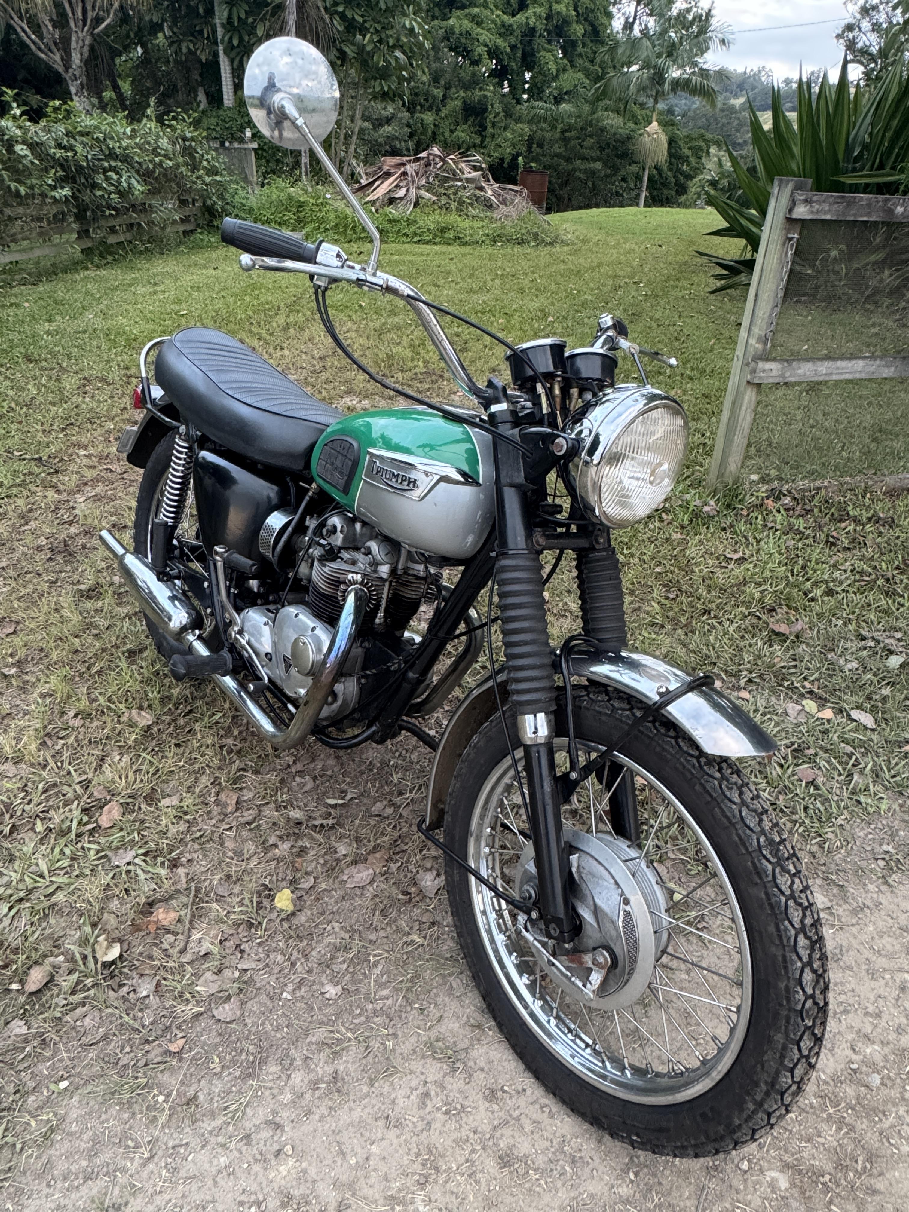 1967 triumph daytona t100r road
