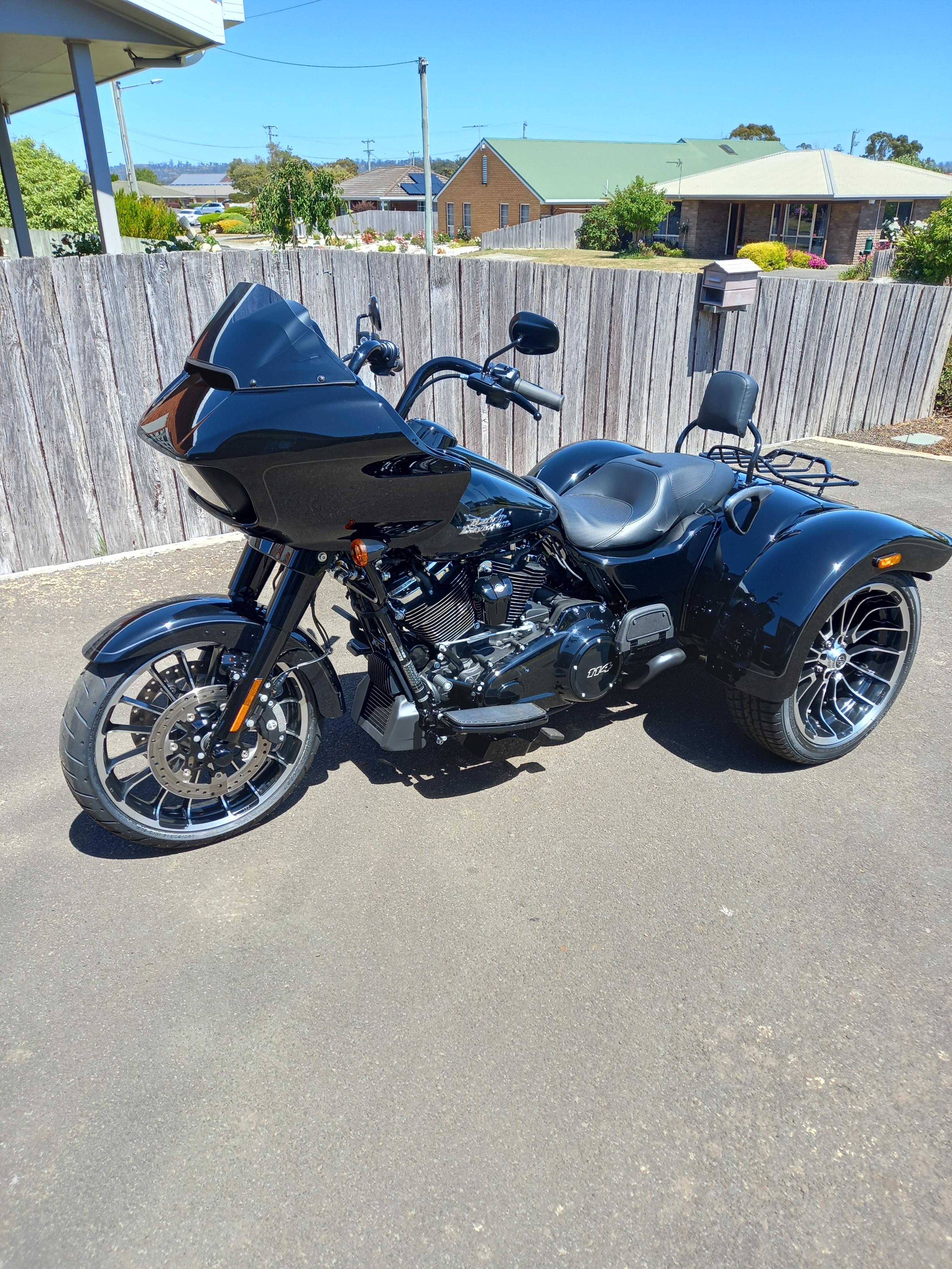 2024 harley-davidson fltrt road glide 3 trike