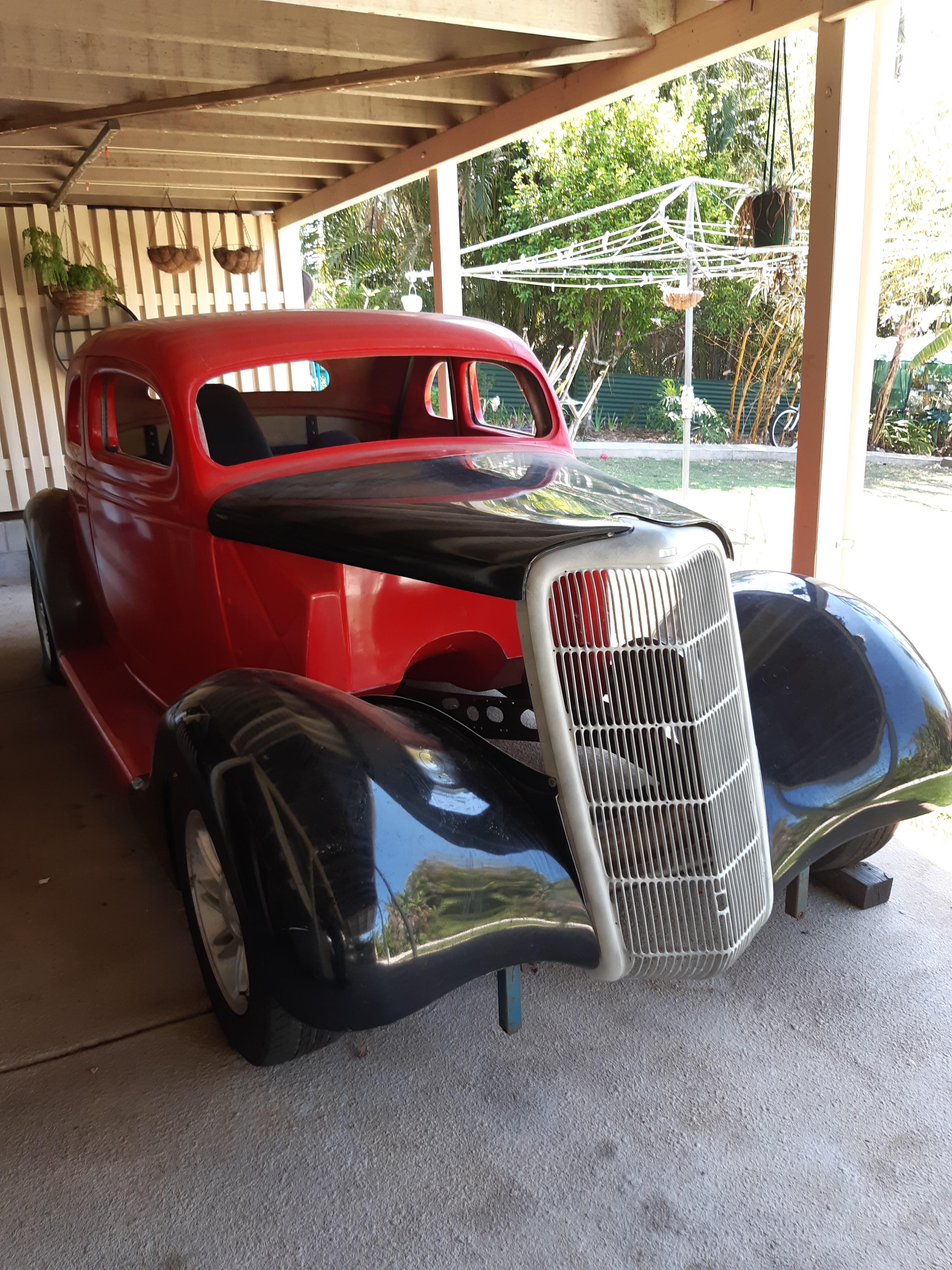 1935 ford 5 window coupe