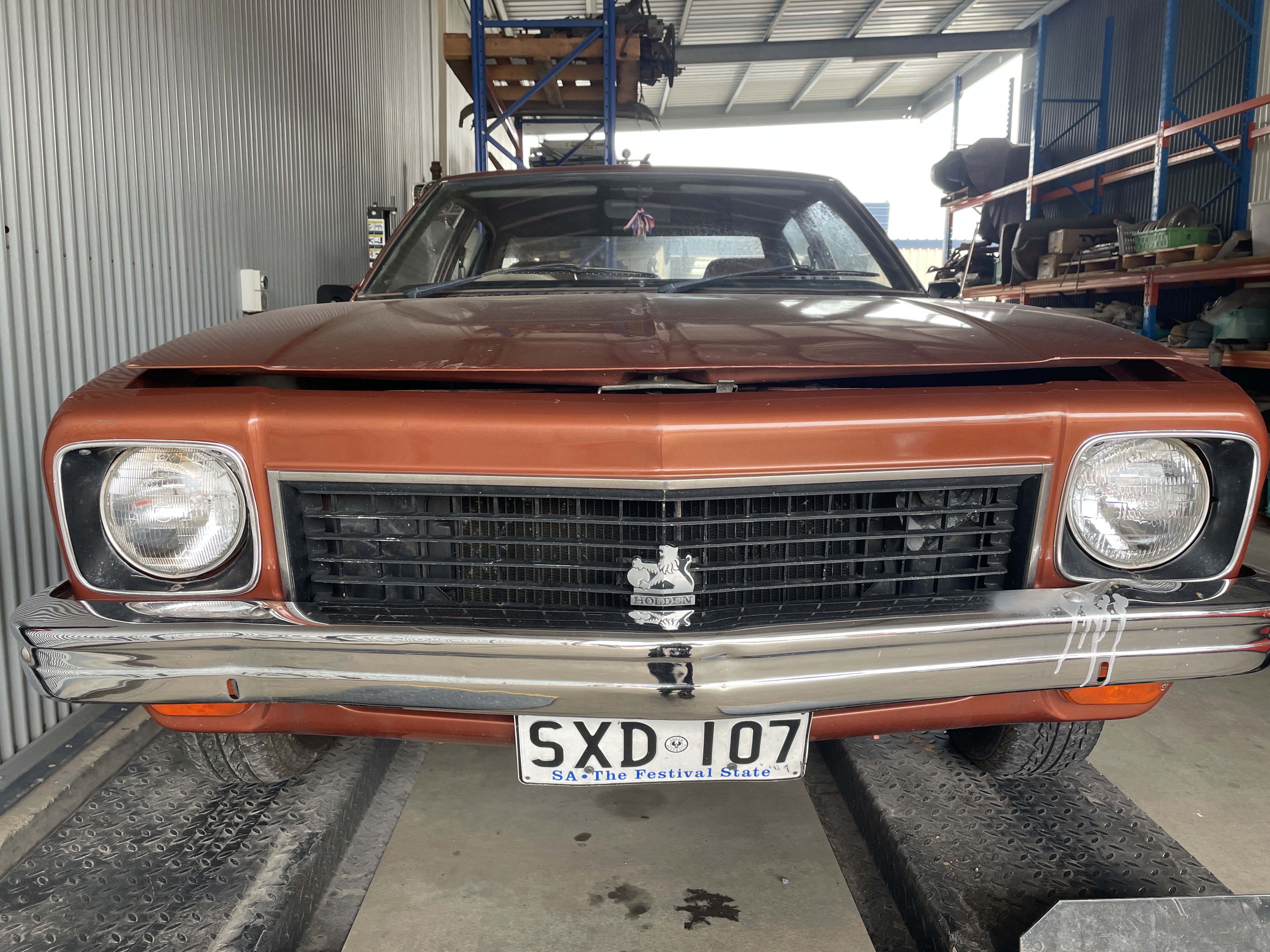 1976 holden lx torana sedan