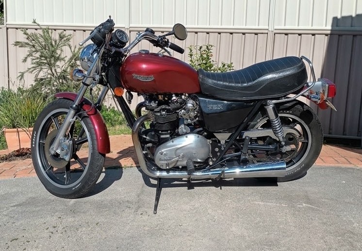 1982 triumph bonneville tsx road