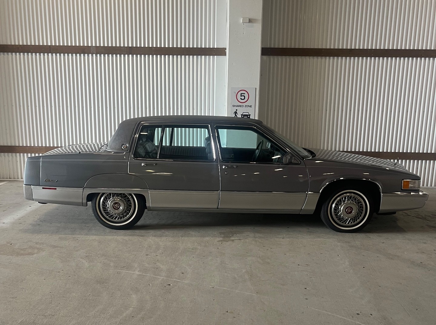 1990 cadillac fleetwood 4 sp automatic sedan