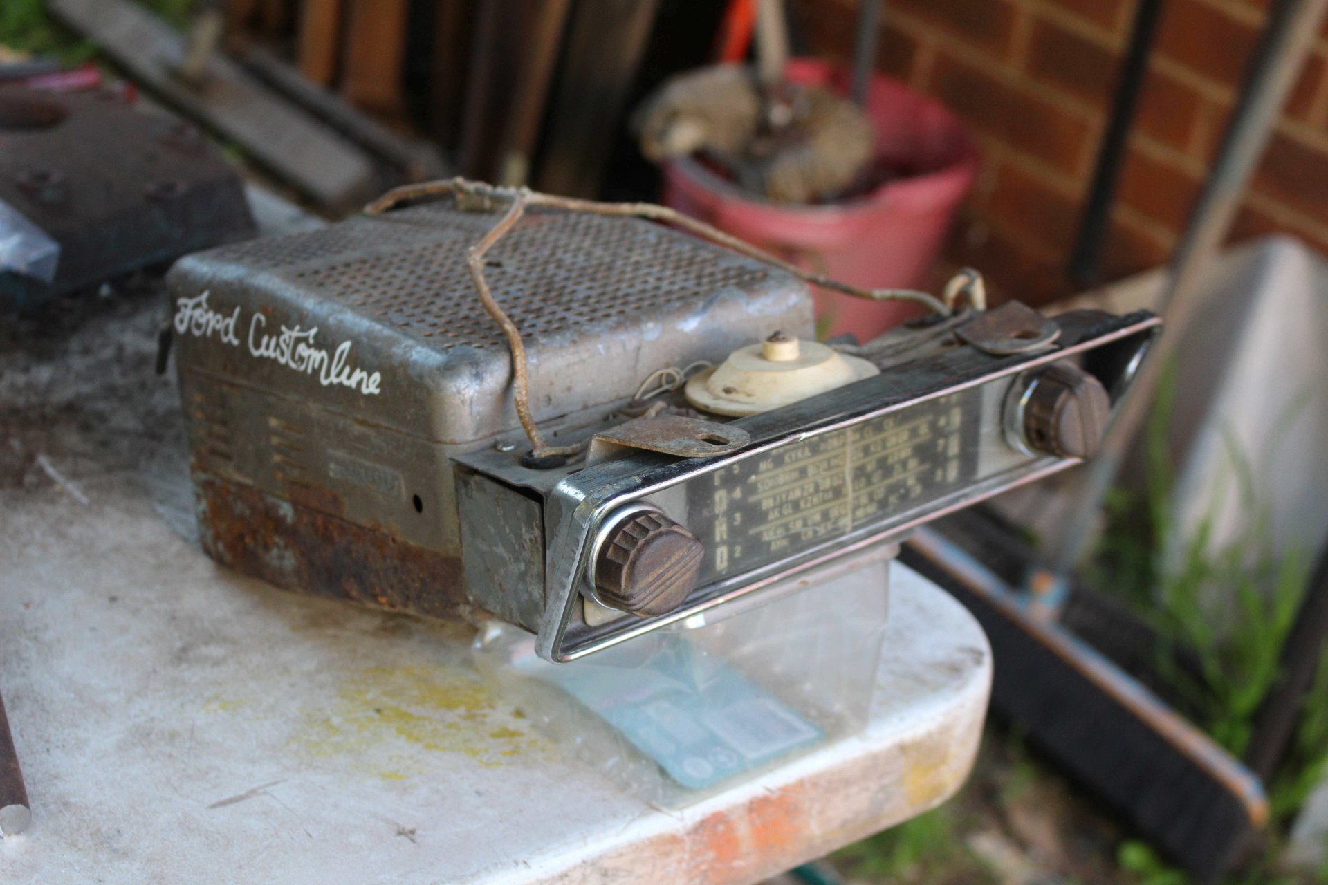 ford customline radio