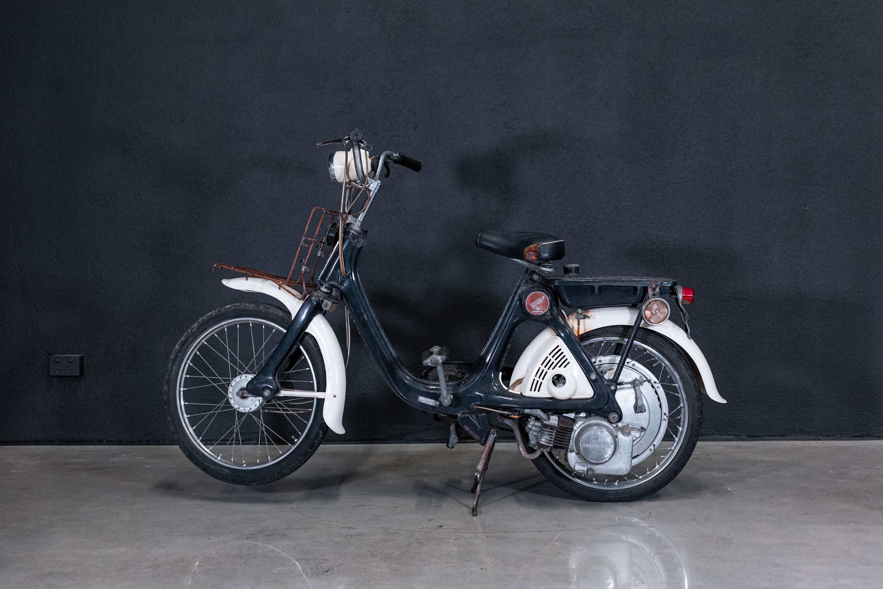 1968 honda p50 'little honda' road