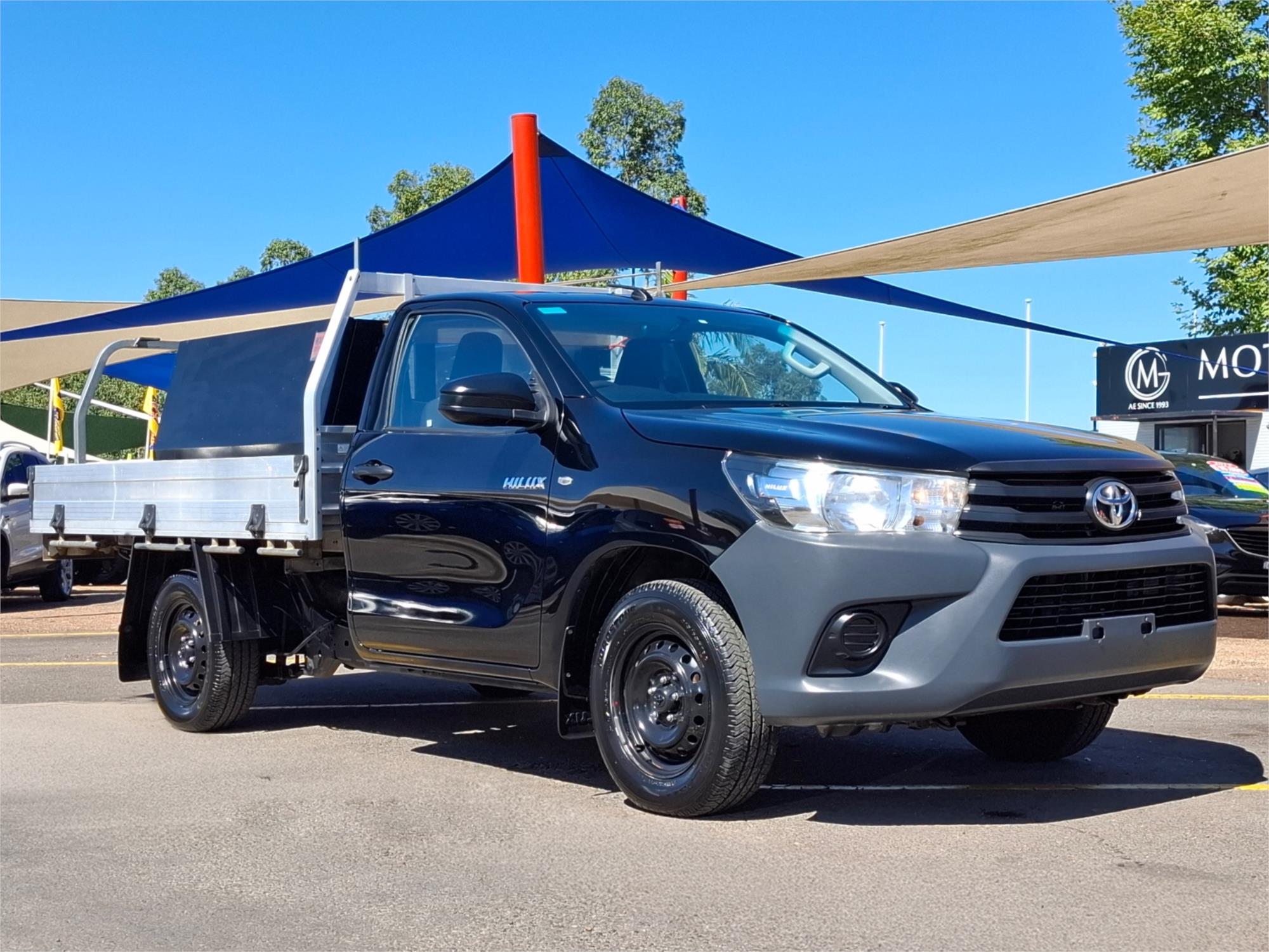 2017 toyota hilux tgn121r workmate manual cab chassis