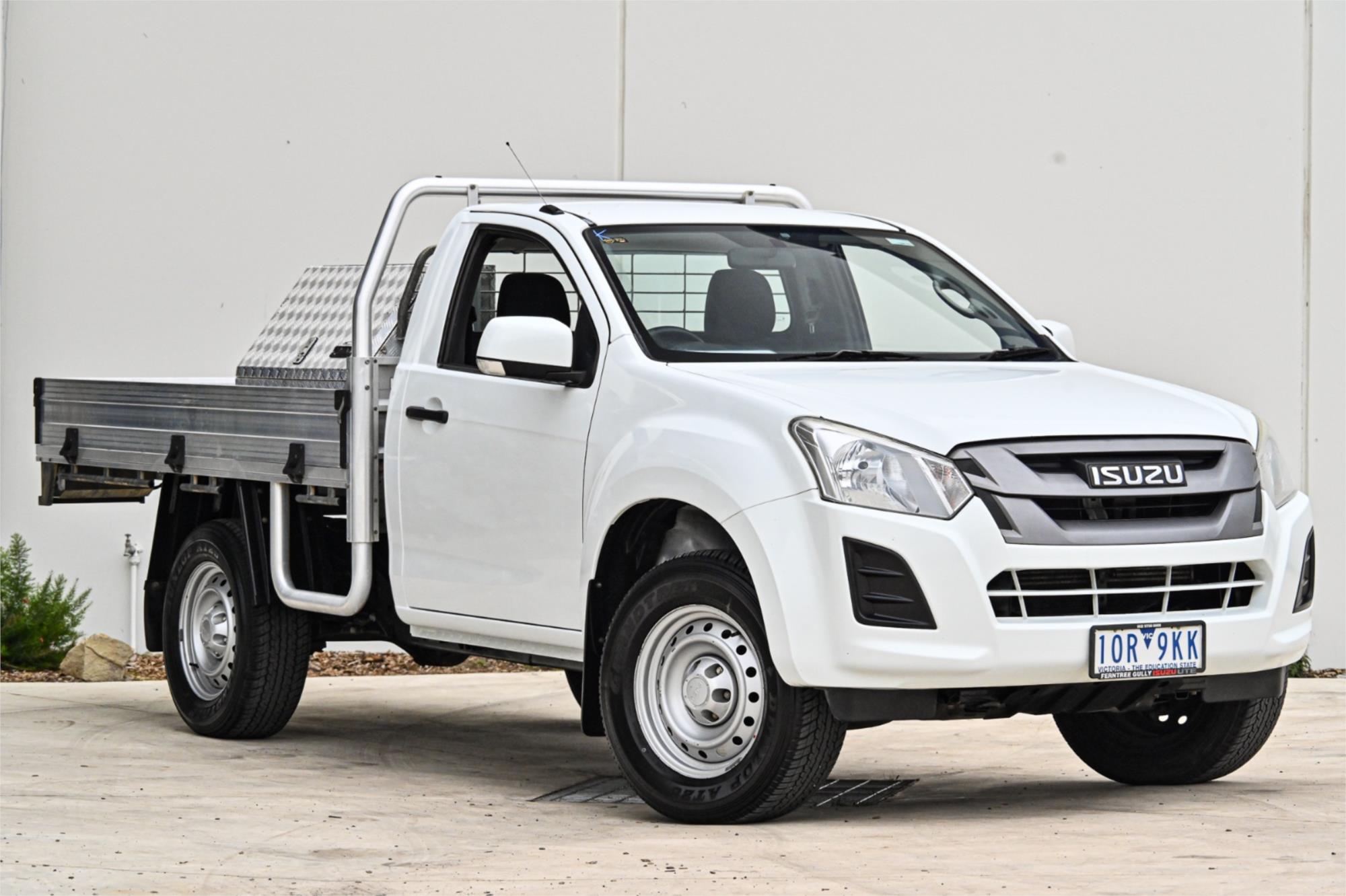 2018 isuzu d-max sx sports automatic cab chassis