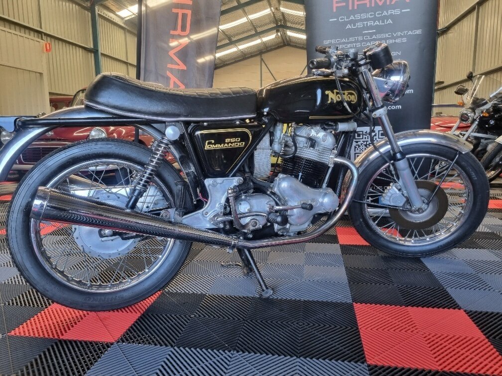 1973 norton 850 commando road