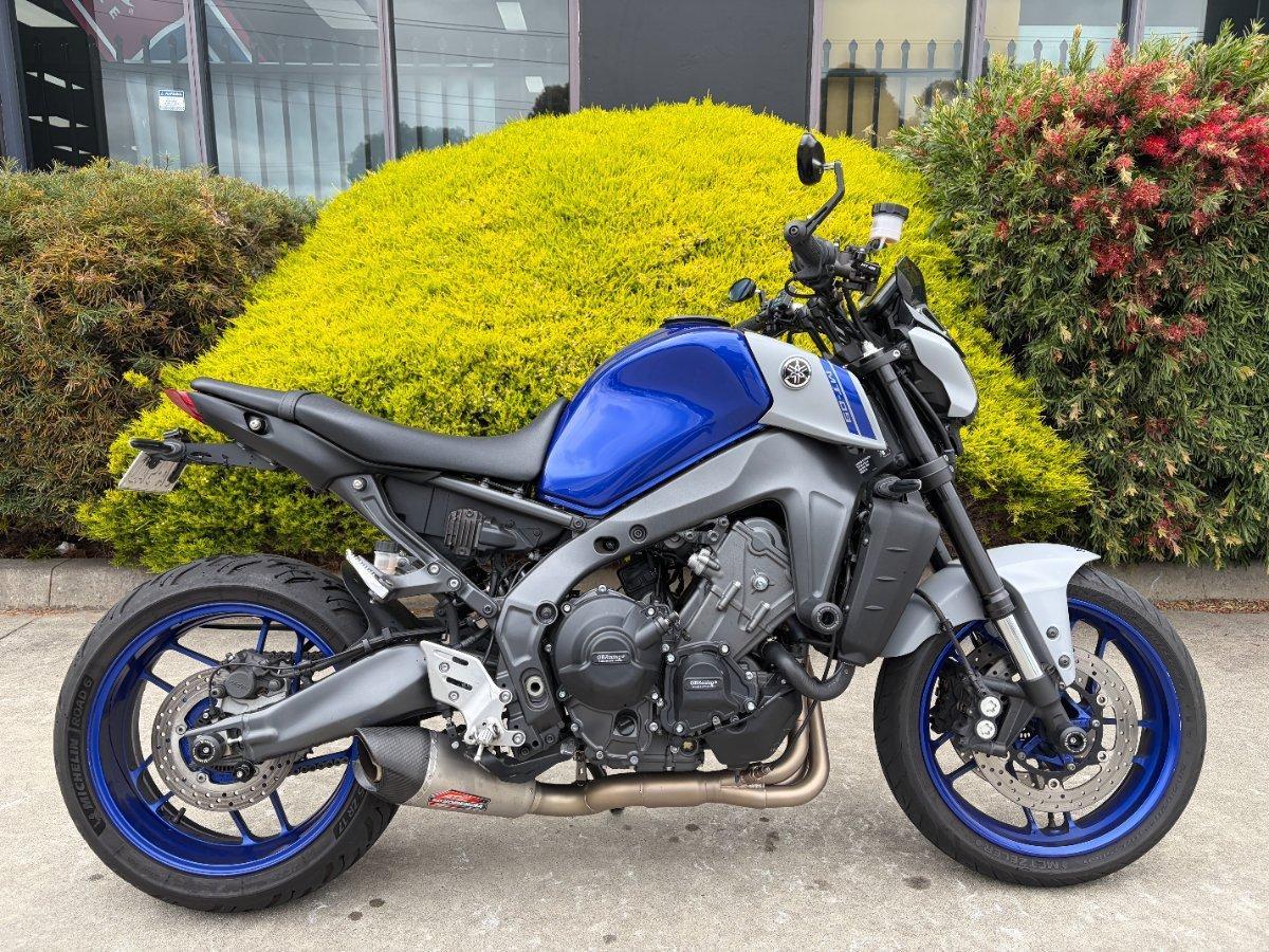 2021 yamaha mt-09a road