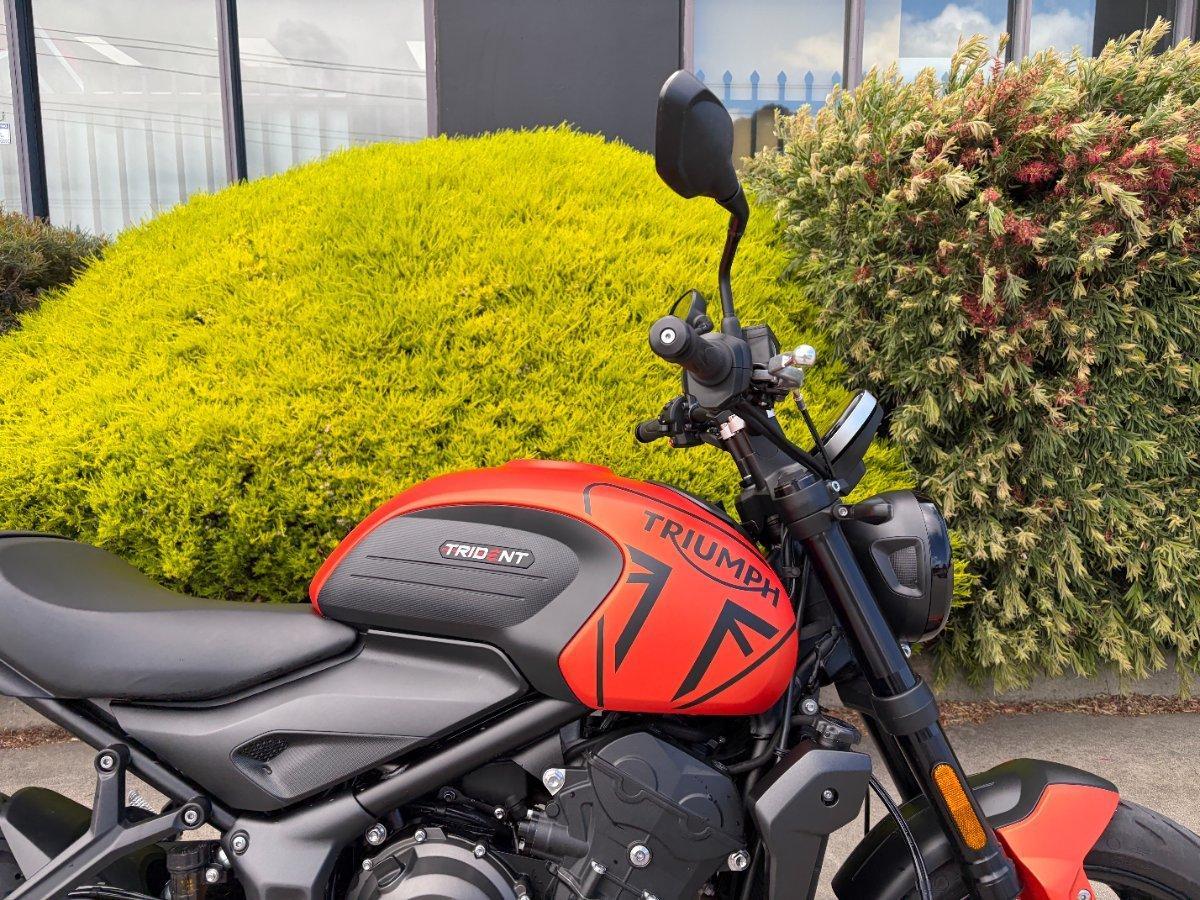 2022 triumph trident 660 road