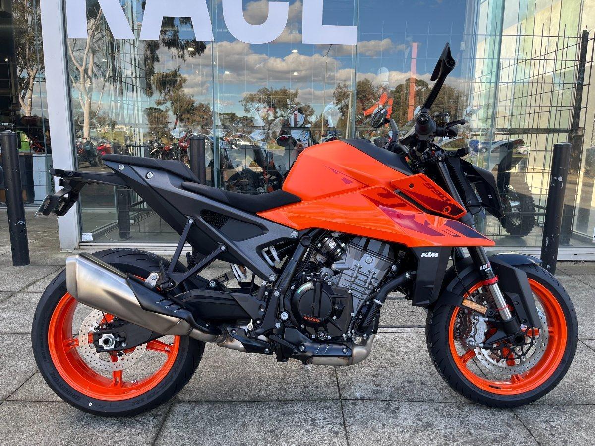 2024 ktm 990 duke road