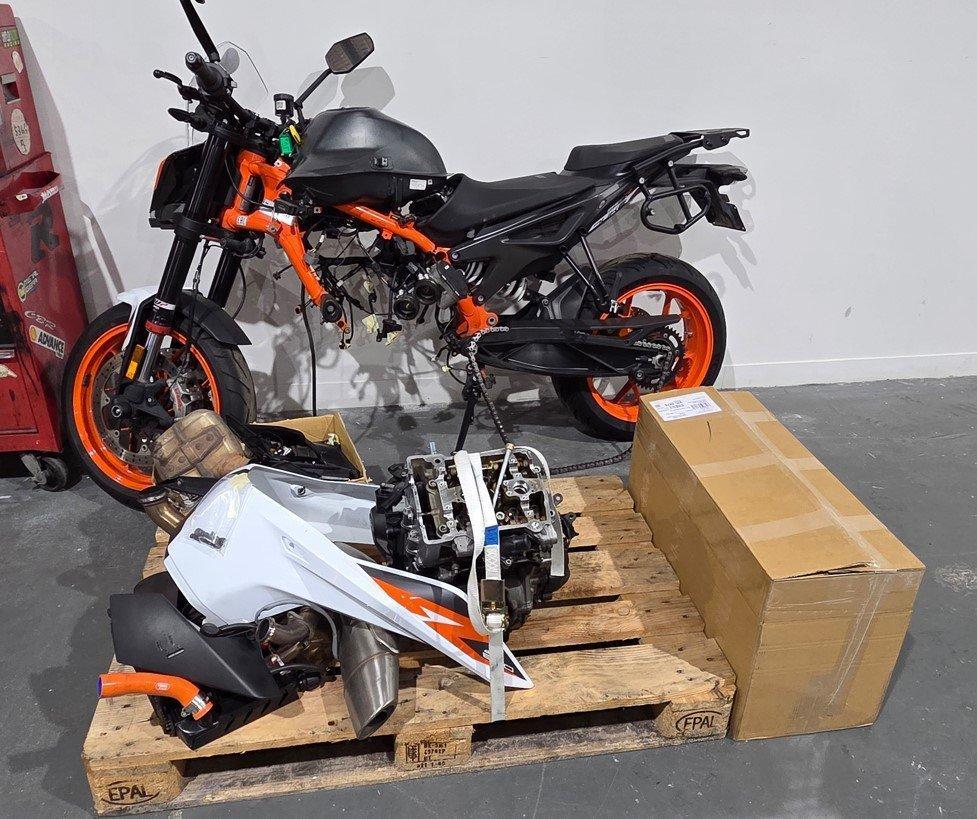 2021 ktm 890 duke r road