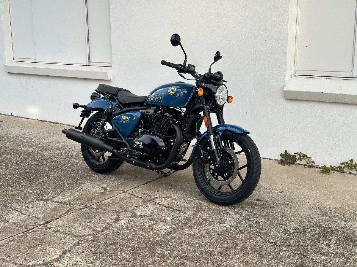 2024 royal enfield shotgun 650 road