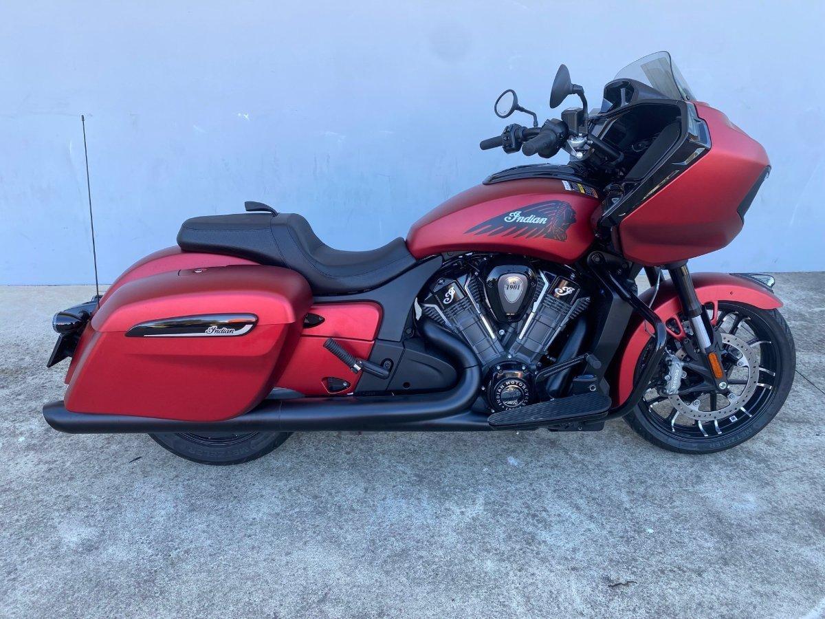 2024 indian challenger dark horse road