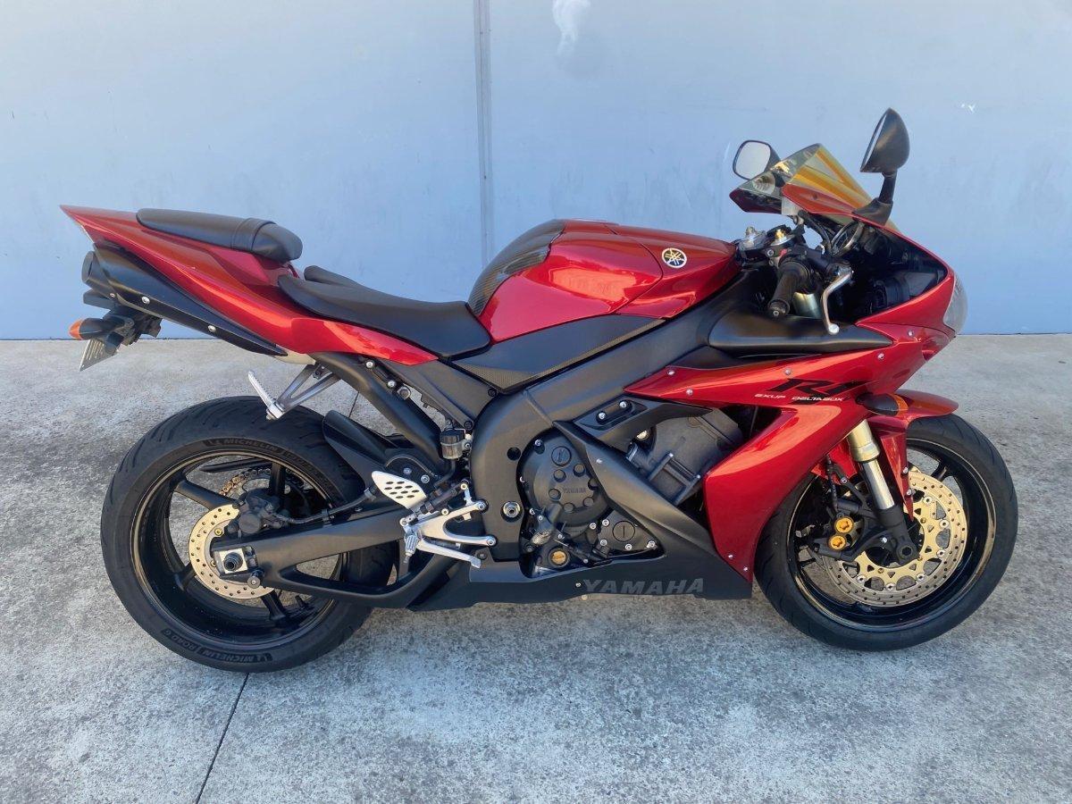 2004 yamaha yzf-r1 sports