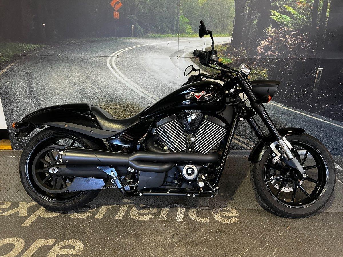 2016 victory hammer 8-ball cruiser