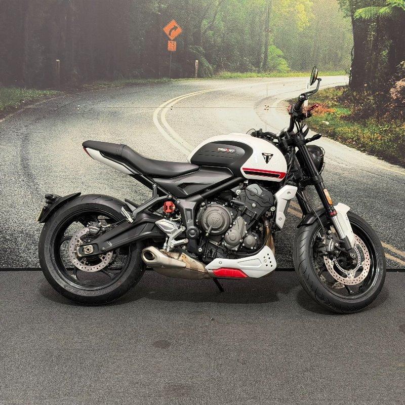 2021 triumph trident 660 road