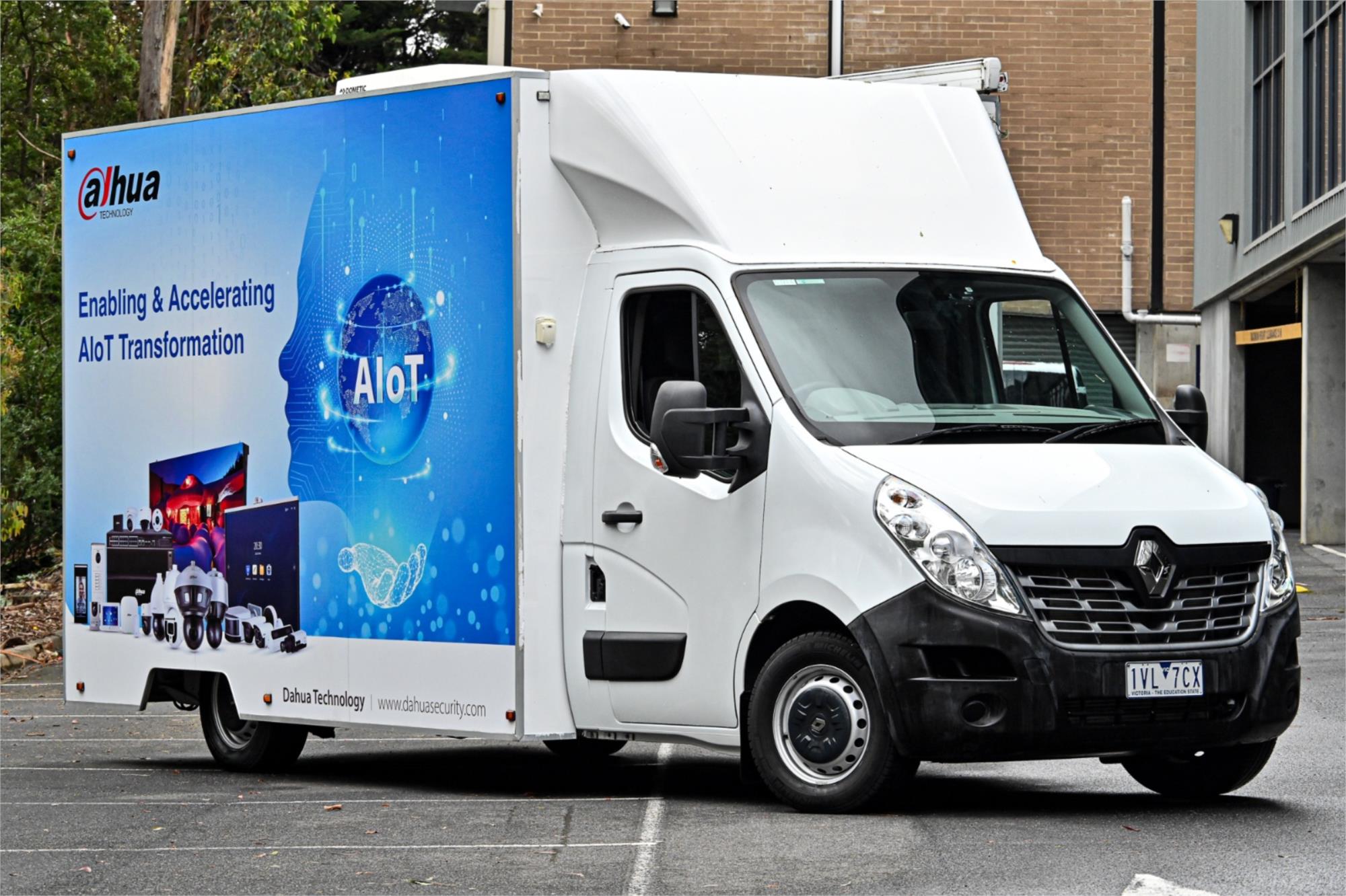 2017 renault master x62 sports automatic single clutch cab chassis