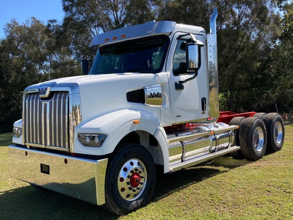 2024 western star 49x day cab prime mover