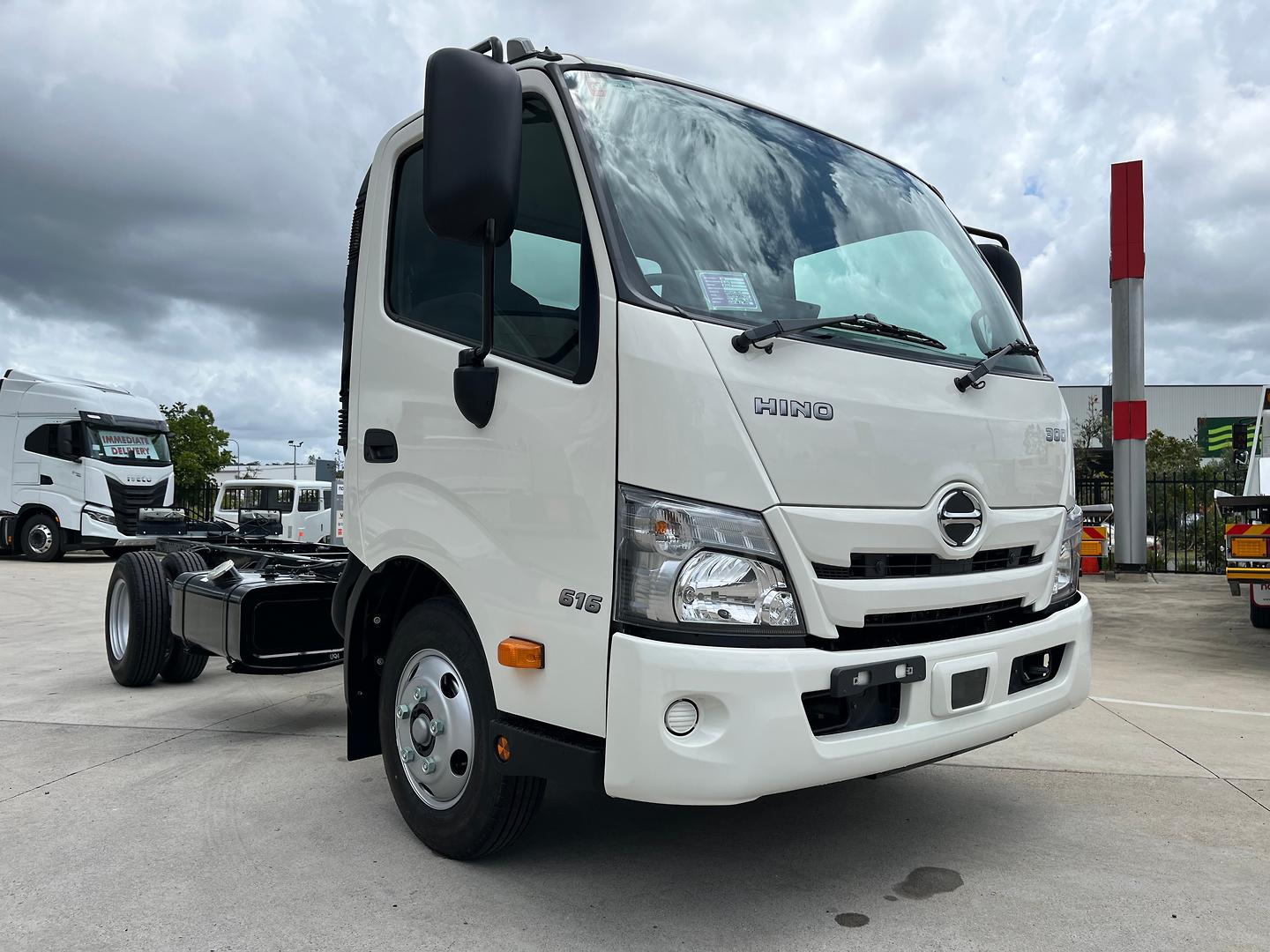 2025 hino 300 616 6 sp auto c/chas