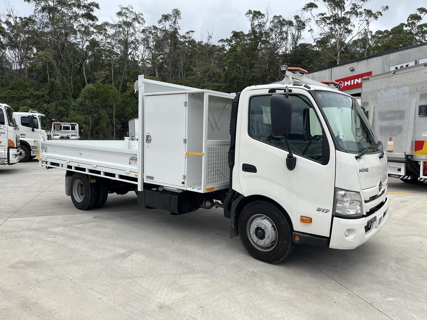 2024 hino 300 917 service tipper truck