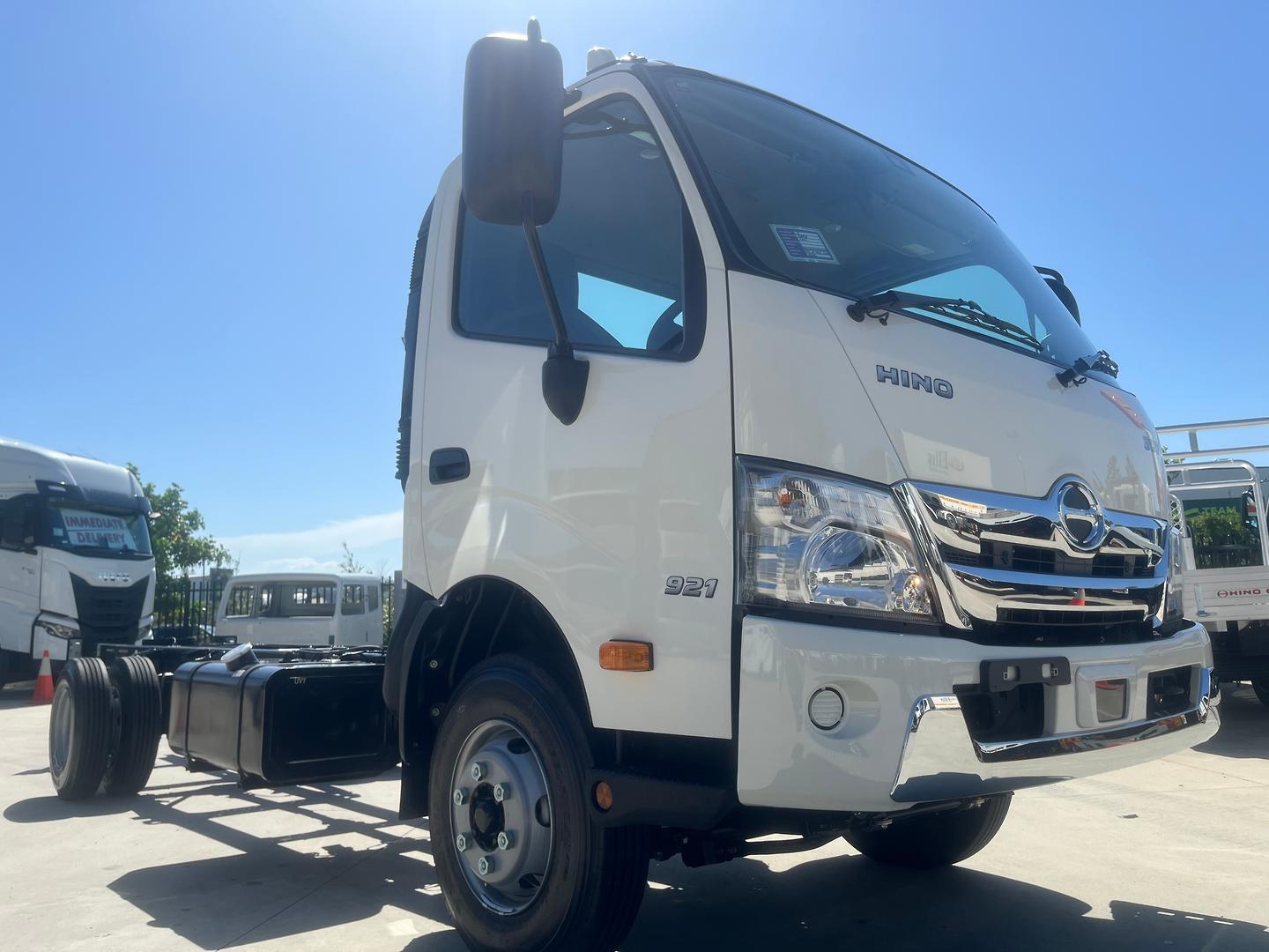 2025 hino 300 921 auto 4400 wide cab chassis