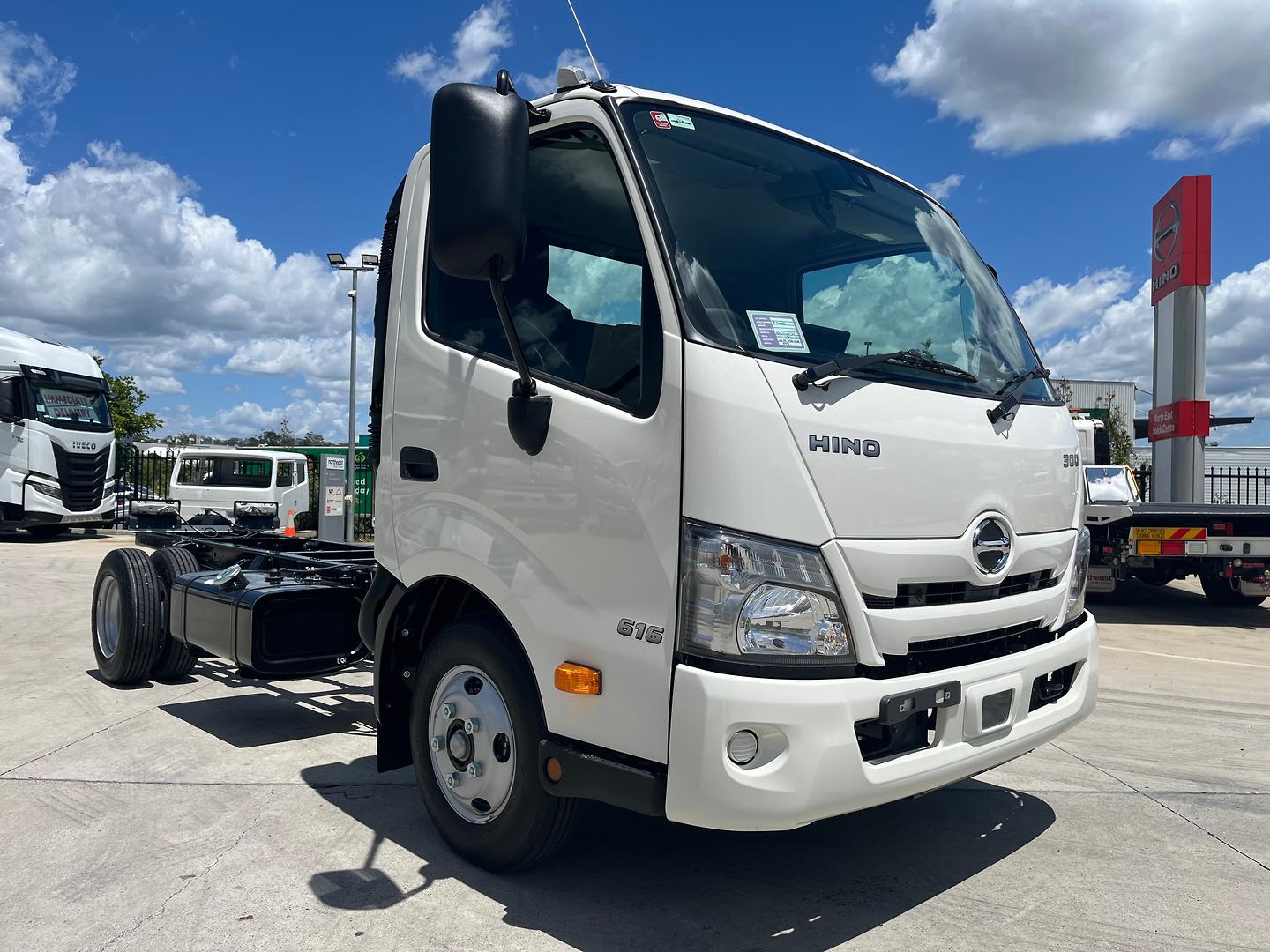 2025 hino 300 616 3430wb 6 sp automatic c/chas