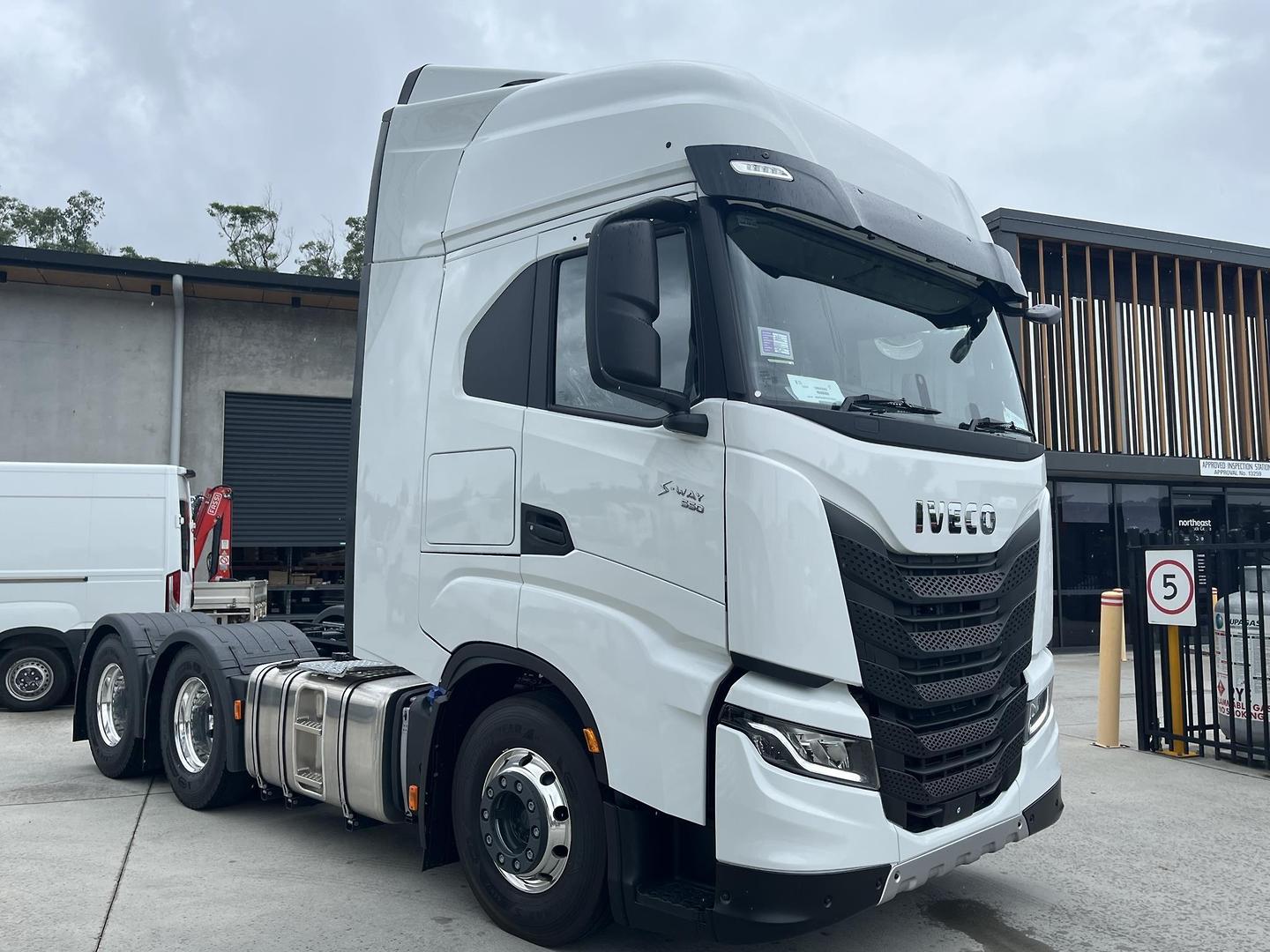 2024 iveco s-way 550 6x4 automatic prime mover