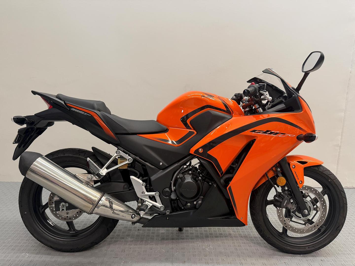 2016 honda cbr300r road
