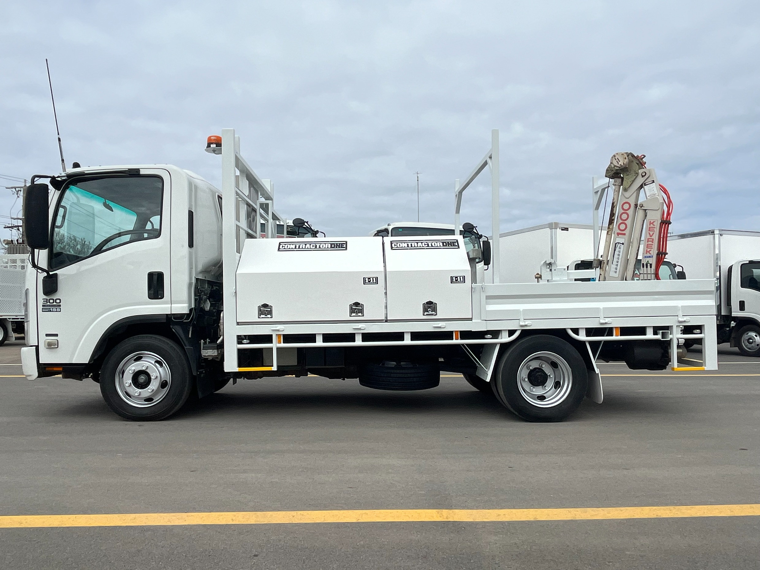 2012 ISUZU NPR300 TRUCK NPR300 AMT TRAY