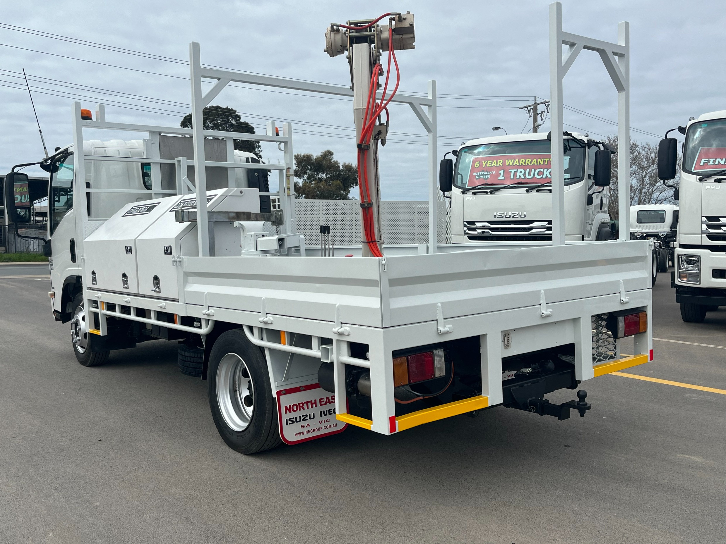2012 ISUZU NPR300 TRUCK NPR300 AMT TRAY