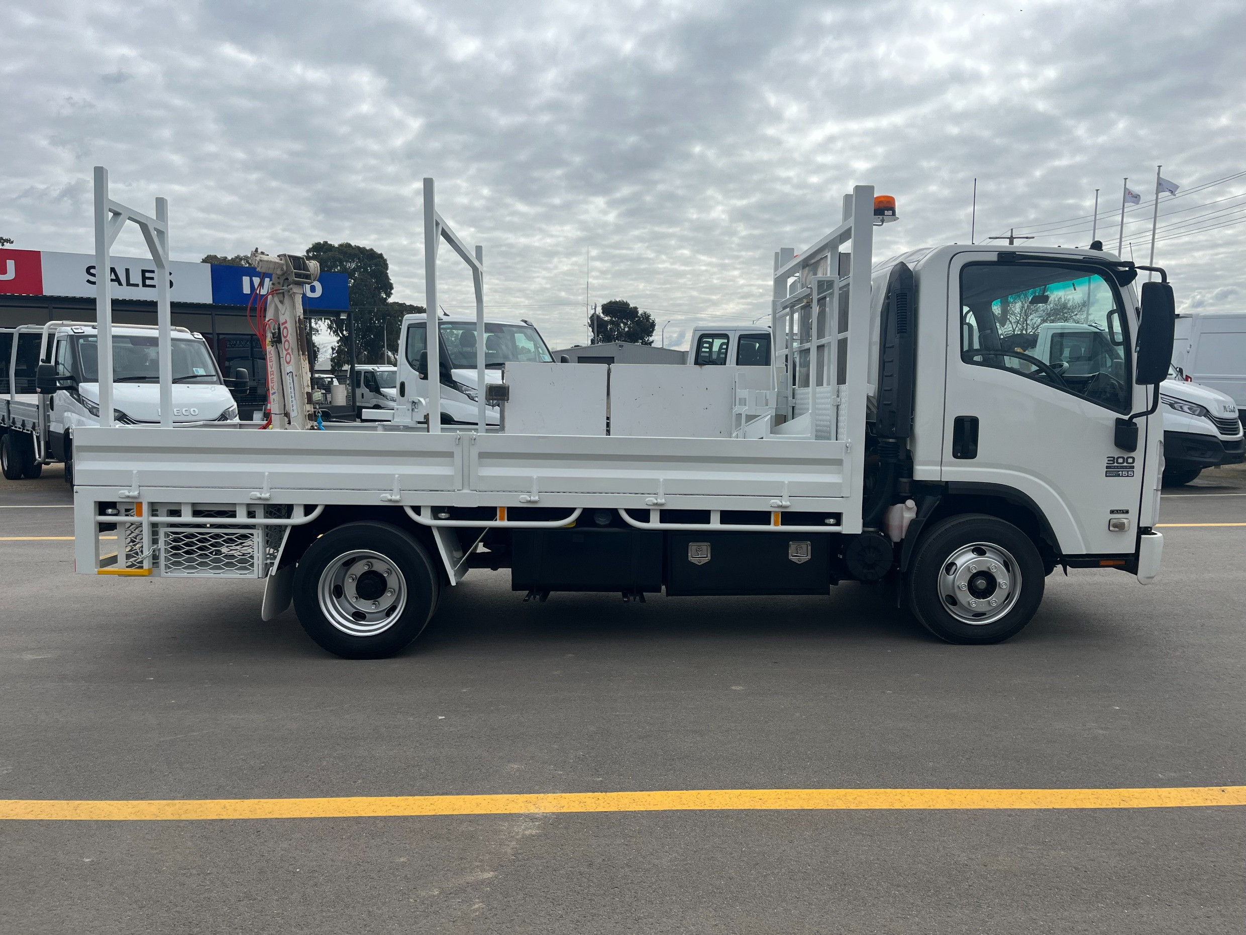 2012 ISUZU NPR300 TRUCK NPR300 AMT TRAY