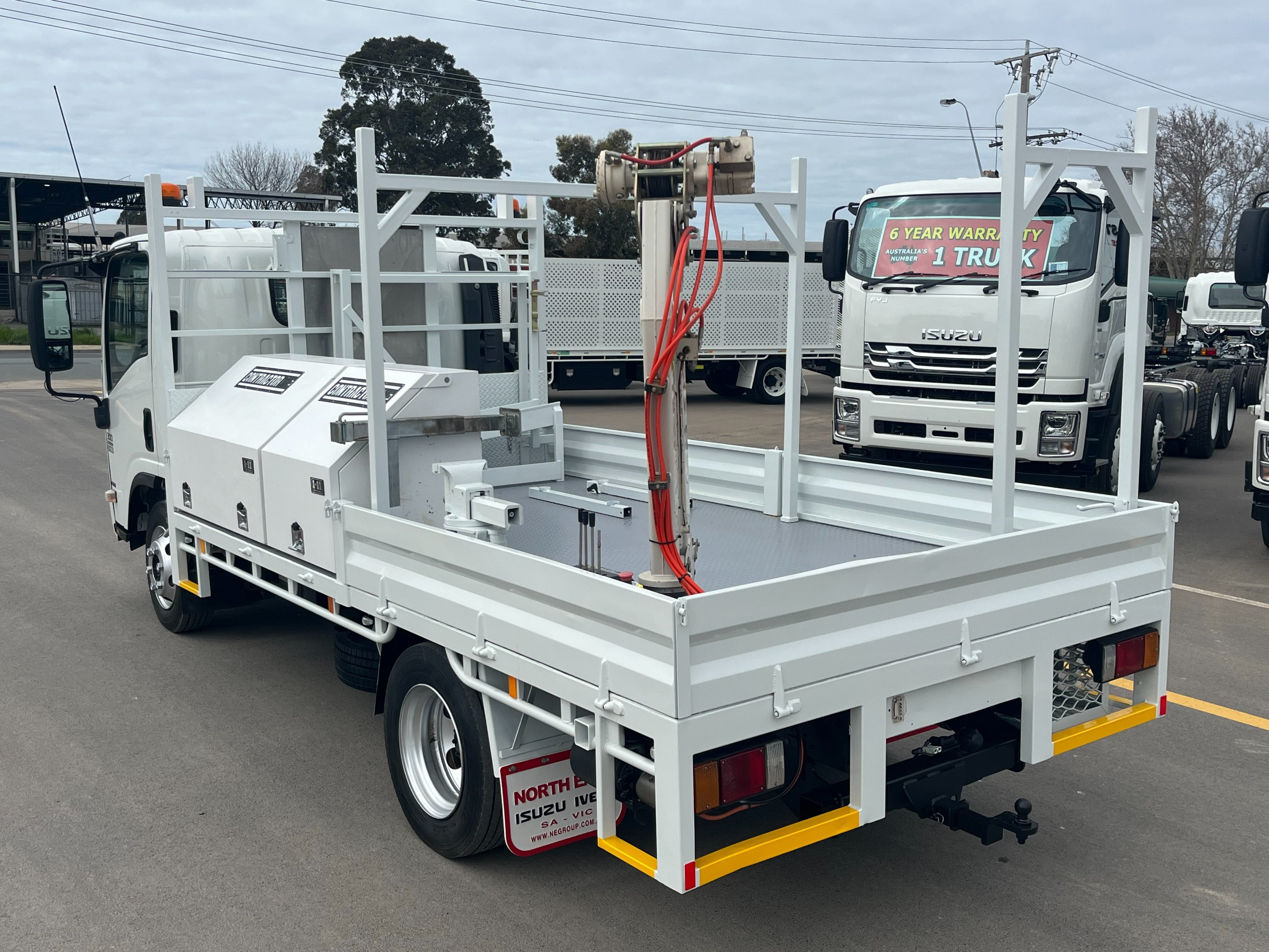 2012 ISUZU NPR300 TRUCK NPR300 AMT TRAY