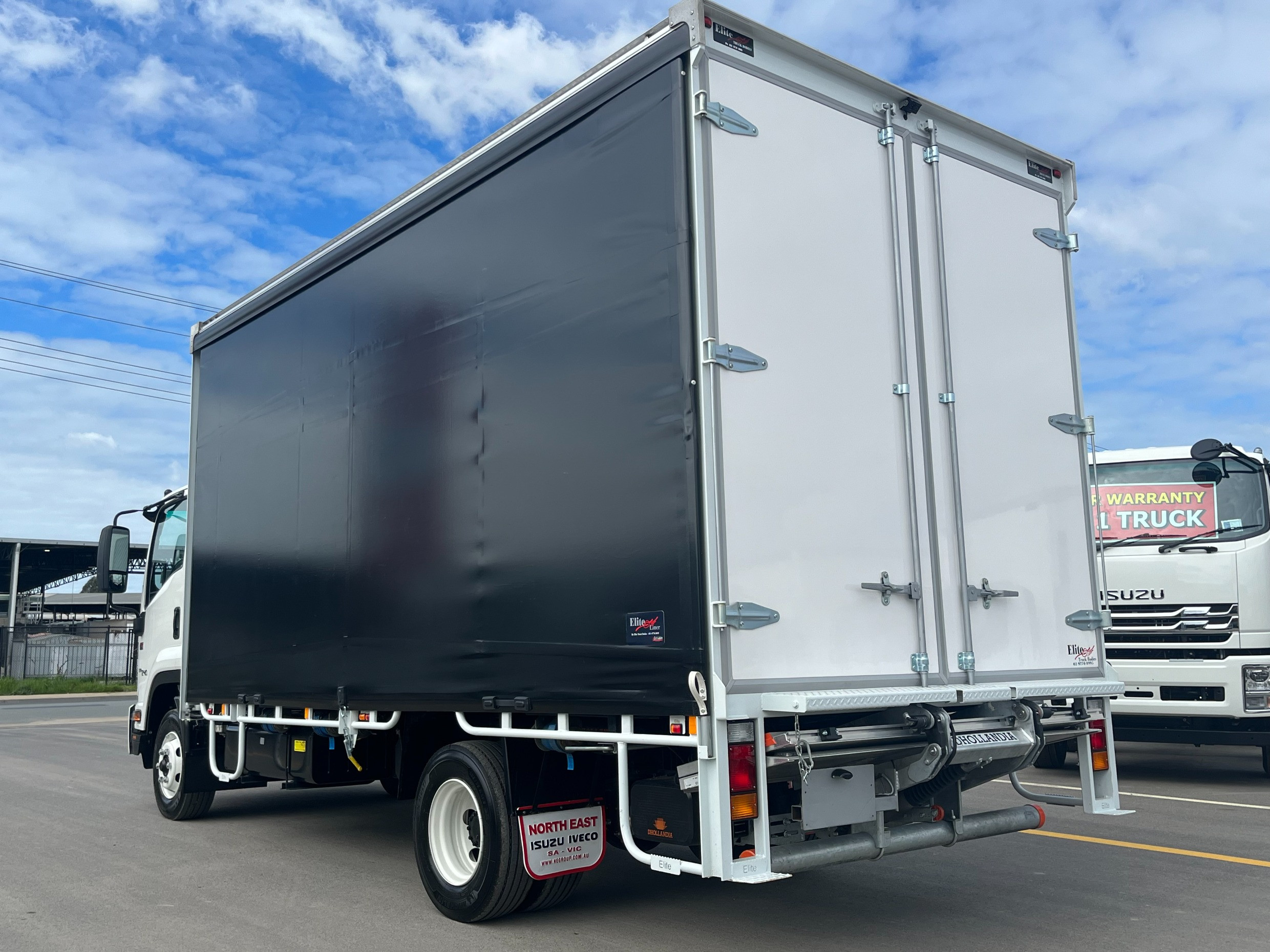 2025 ISUZU FRR 110-240 FRR 110-240 AMT MWB TRUCK FRR 110-240 AMT CURTAINSIDER