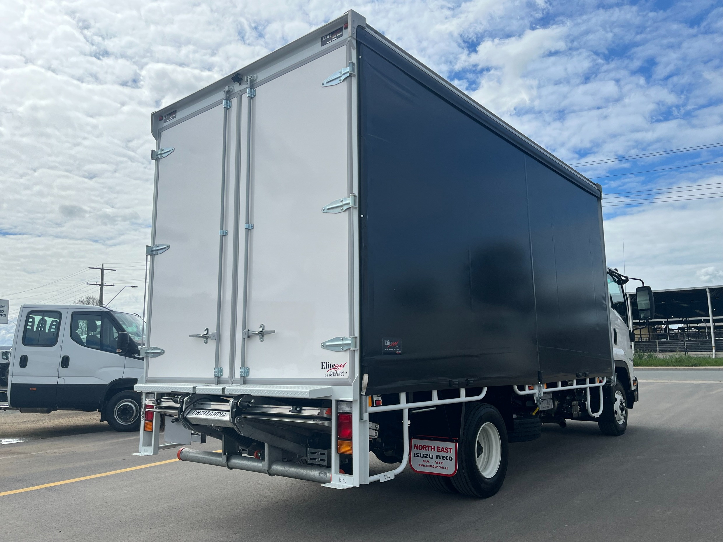 2025 ISUZU FRR 110-240 FRR 110-240 AMT MWB TRUCK FRR 110-240 AMT CURTAINSIDER
