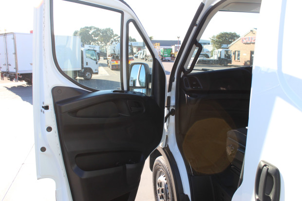 2017 IVECO DAILY 35S13 VAN DAILY 35S13 AUTOMATIC VAN