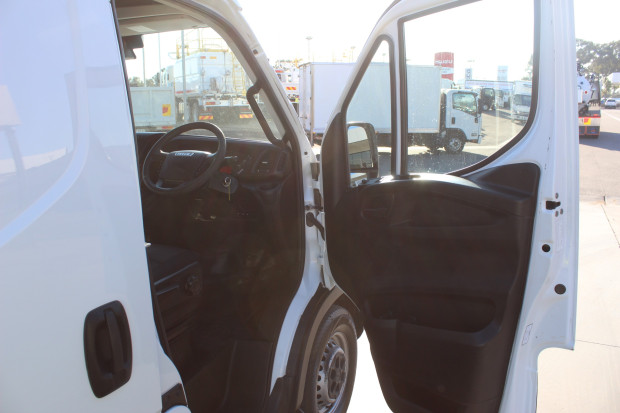 2017 IVECO DAILY 35S13 VAN DAILY 35S13 AUTOMATIC VAN