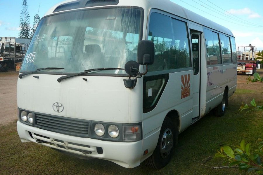 2000 TOYOTA COASTER 5 SPEED MANUAL BUS JTFD3589939 JUST CARS